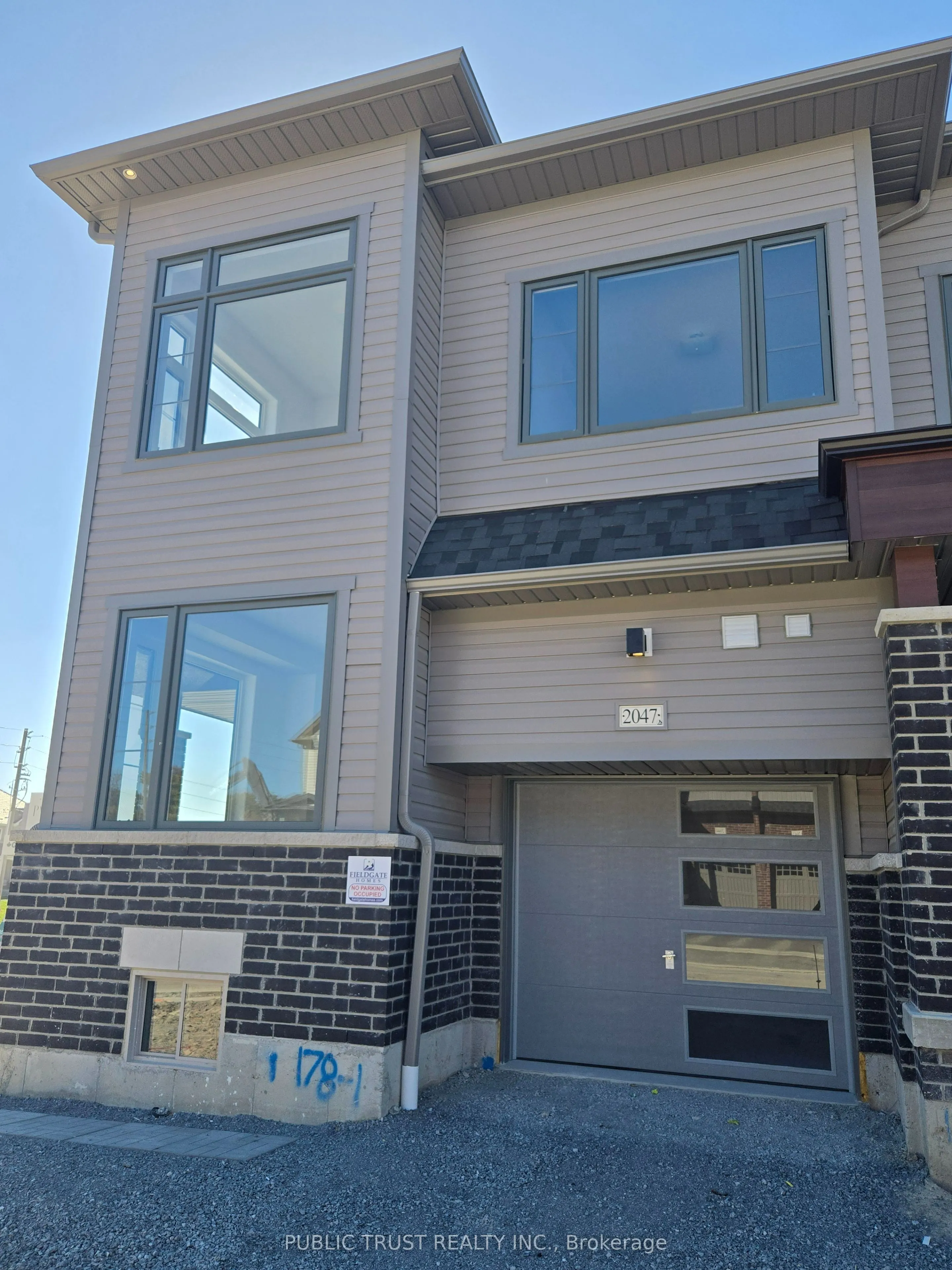 2047 Horace Duncan Cres
