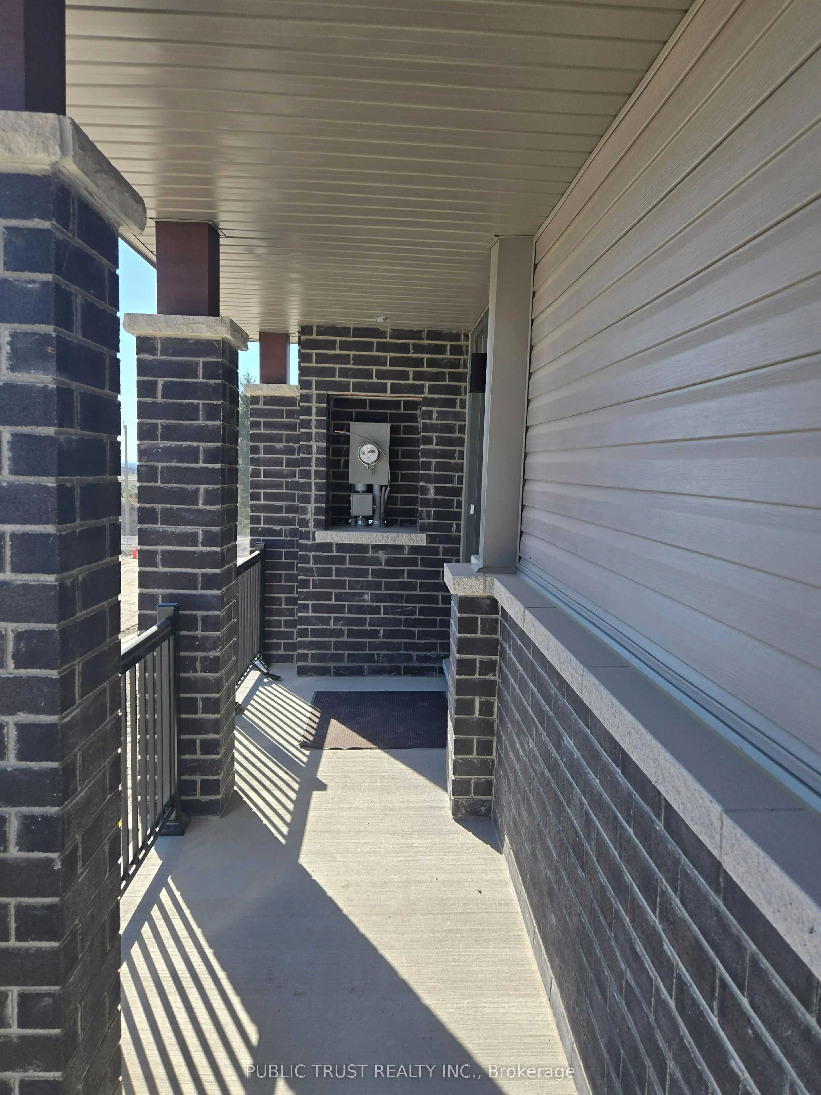 2047 Horace Duncan Cres