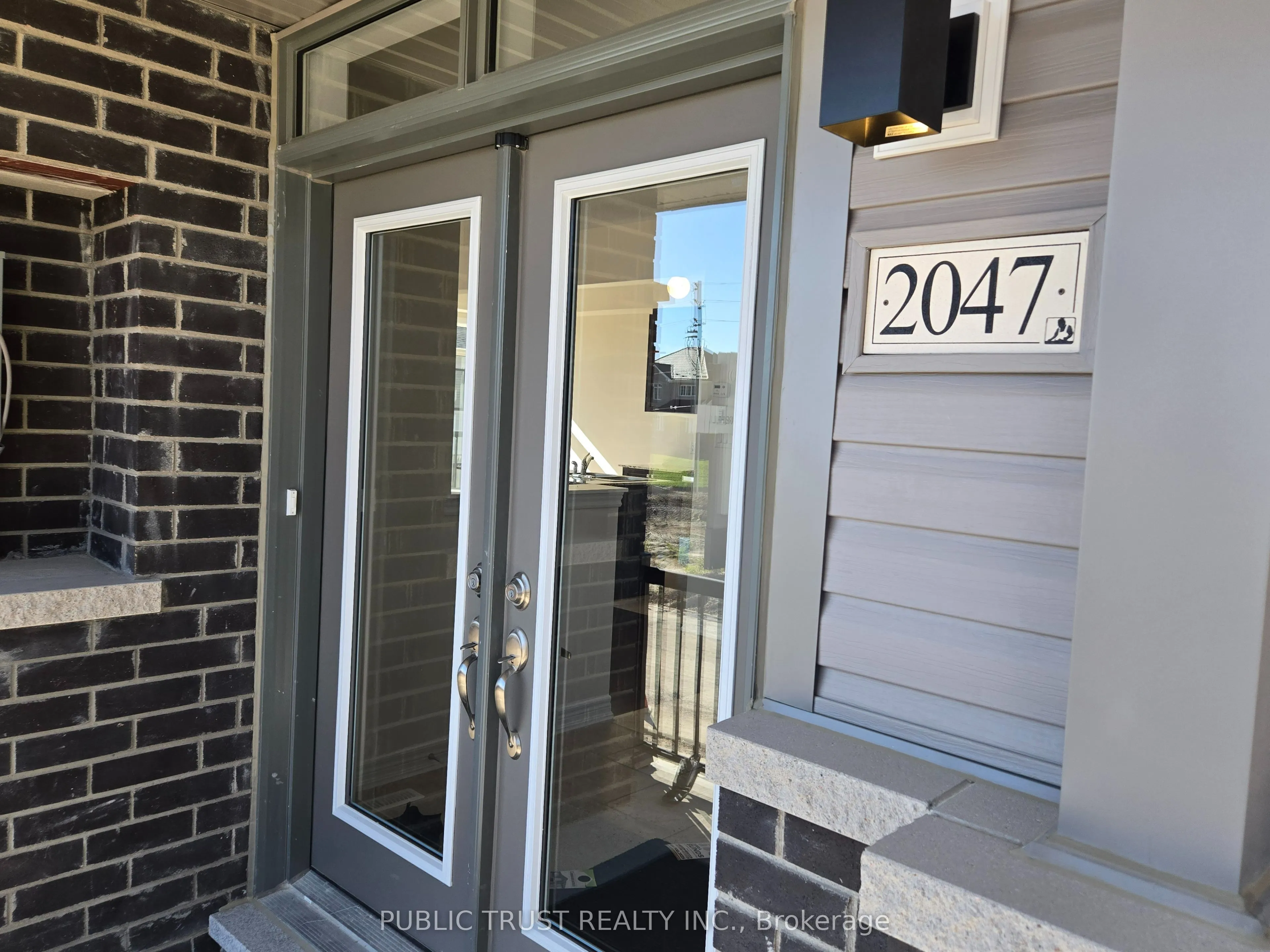 2047 Horace Duncan Cres