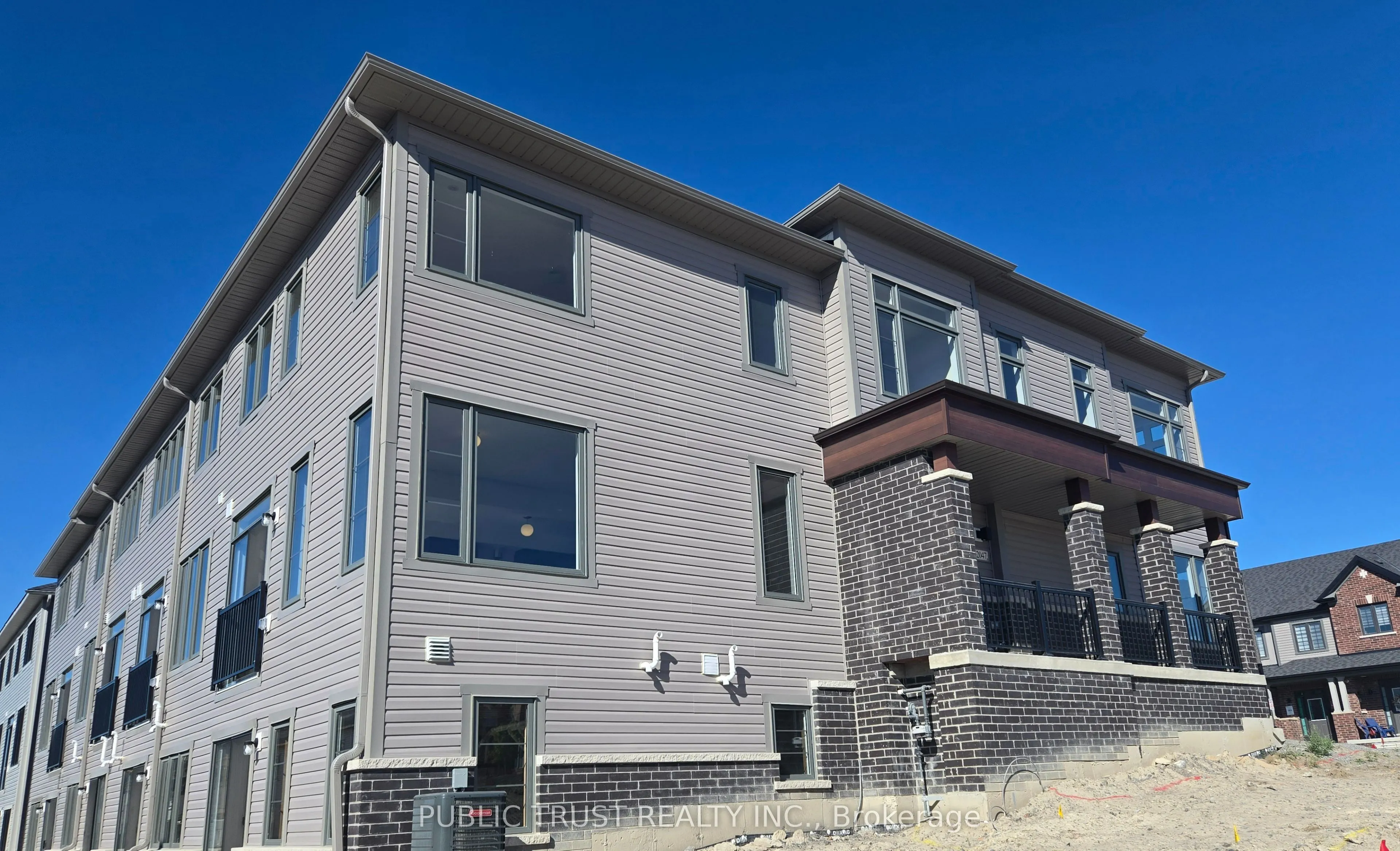 2047 Horace Duncan Cres