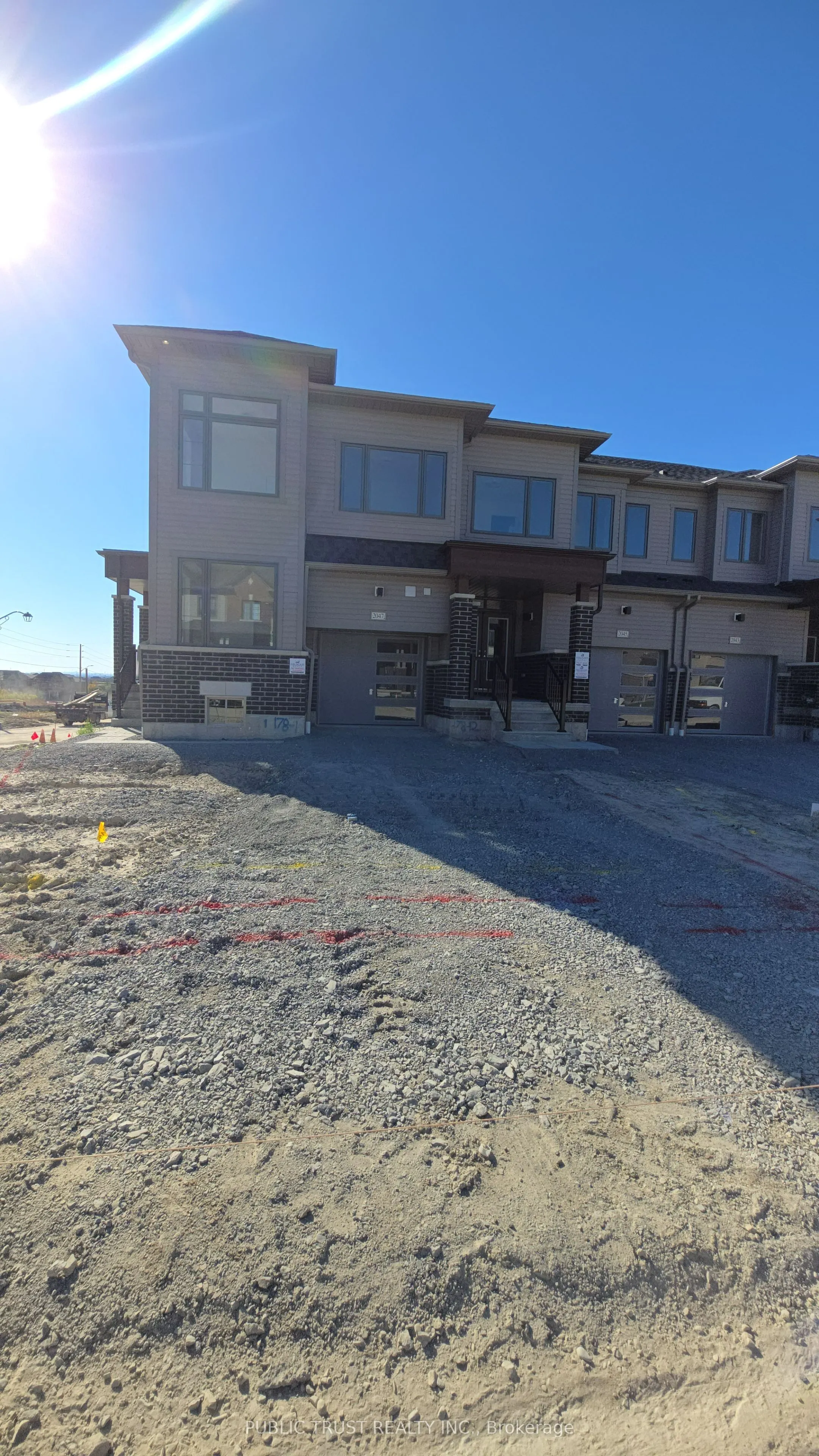 2047 Horace Duncan Cres