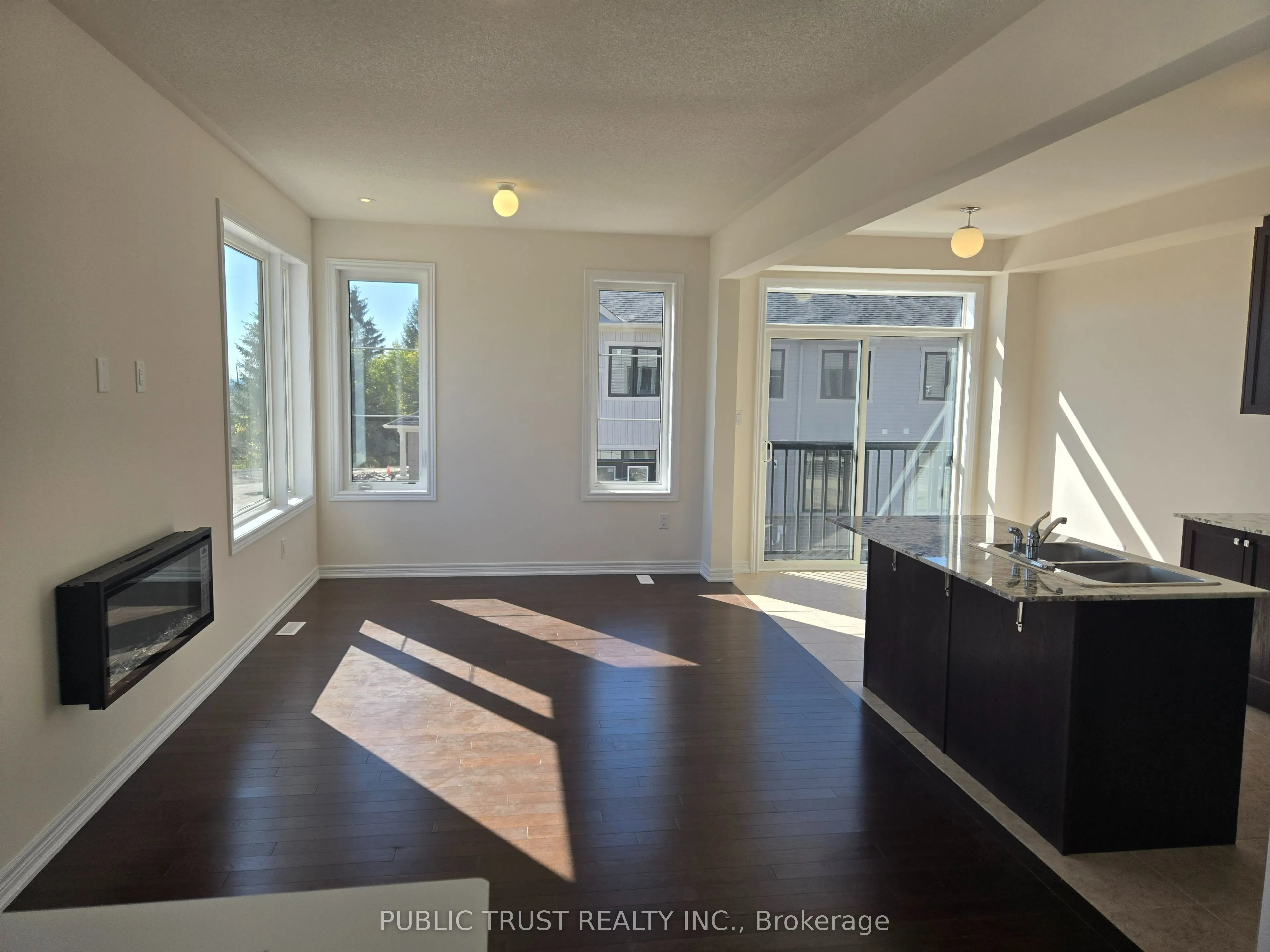 2047 Horace Duncan Cres