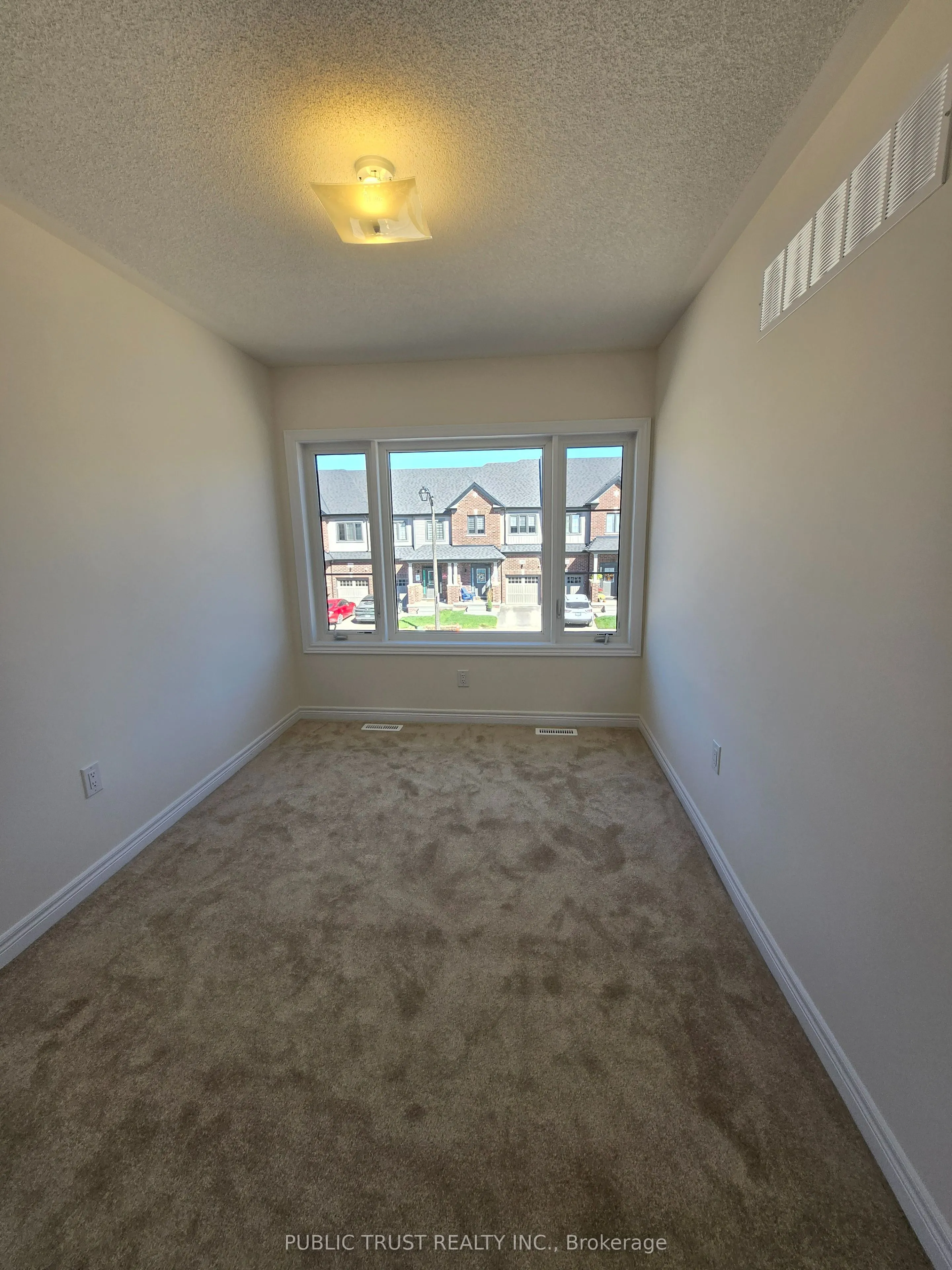 2047 Horace Duncan Cres