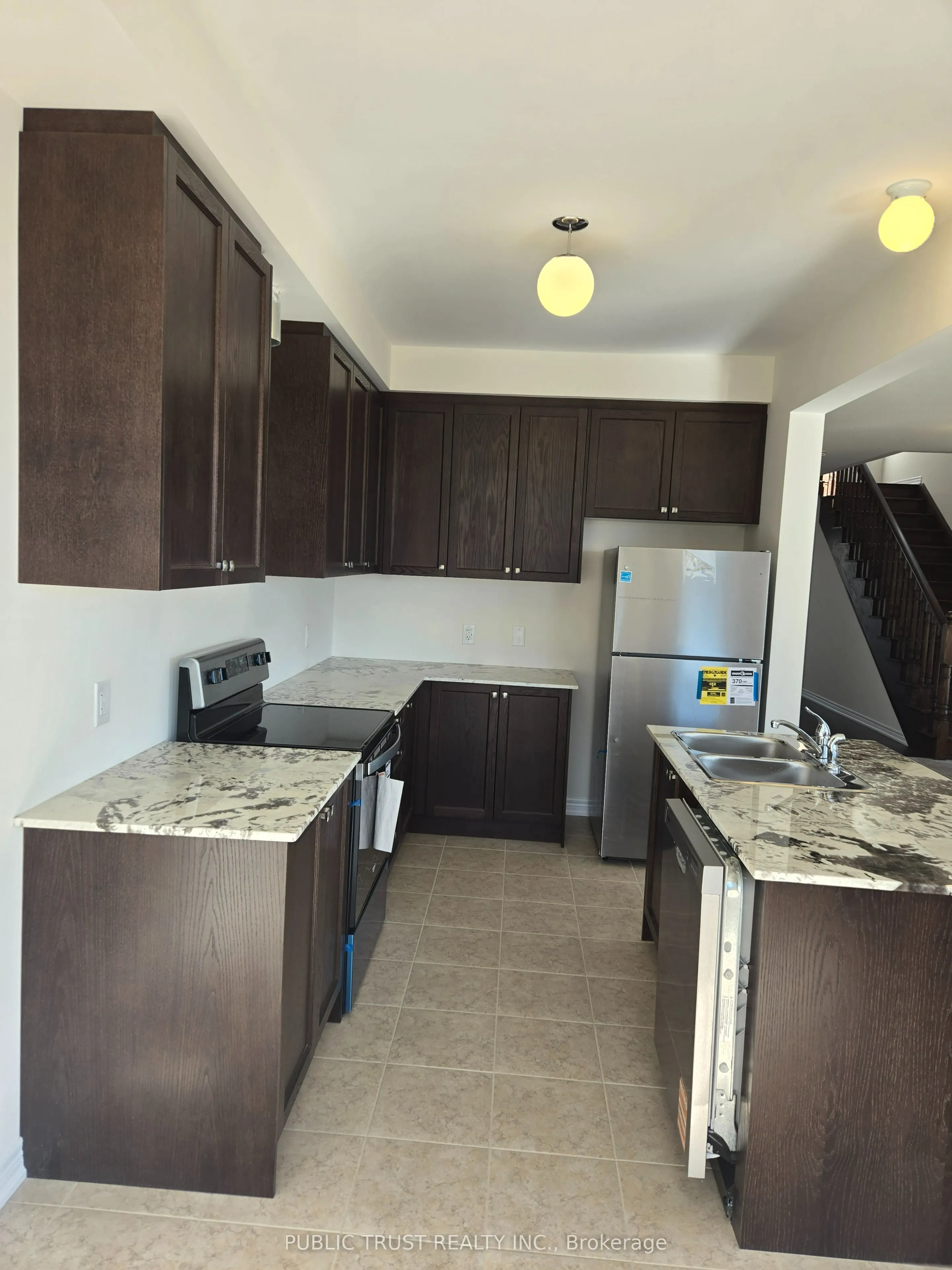 2047 Horace Duncan Cres