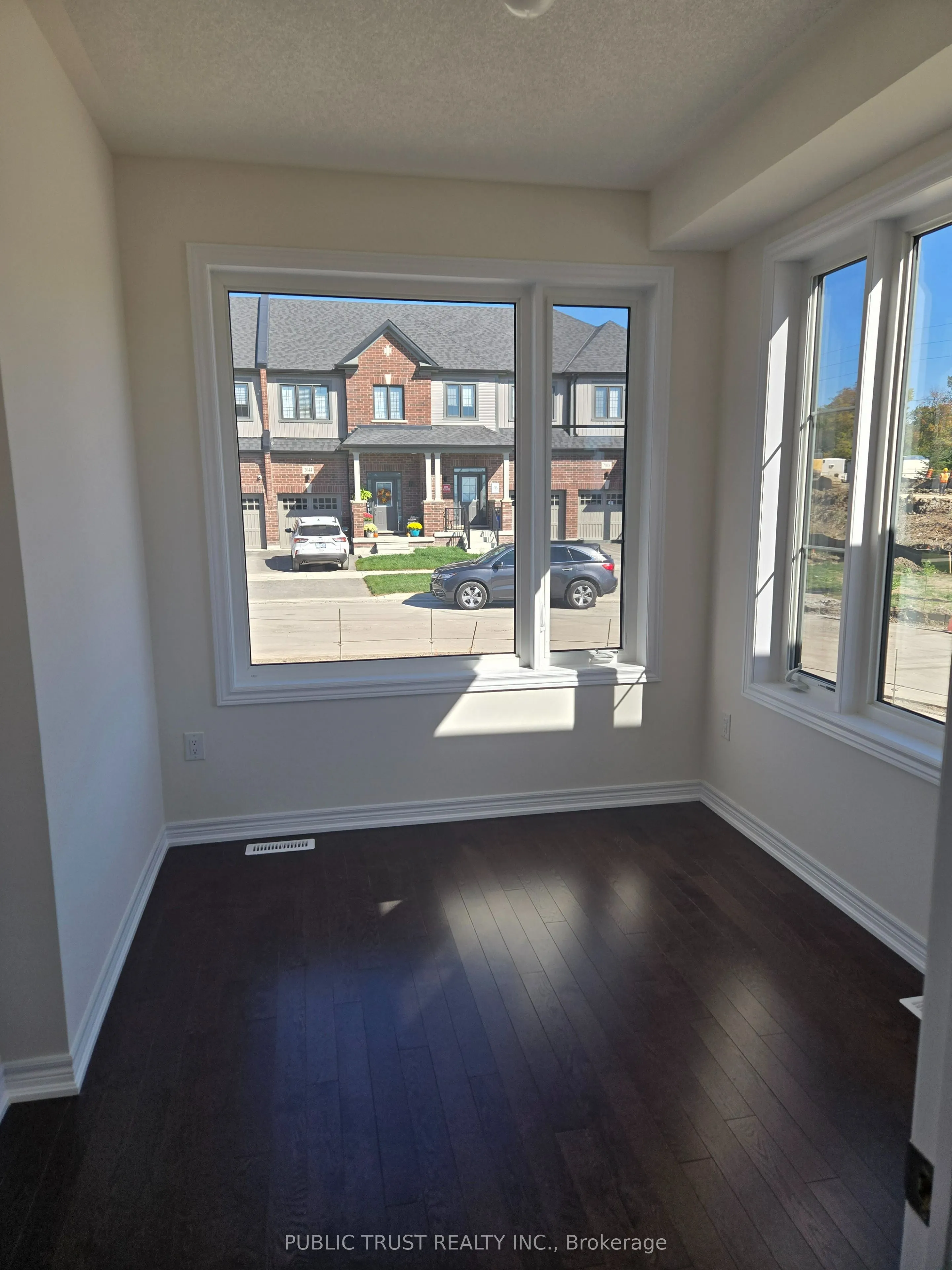2047 Horace Duncan Cres
