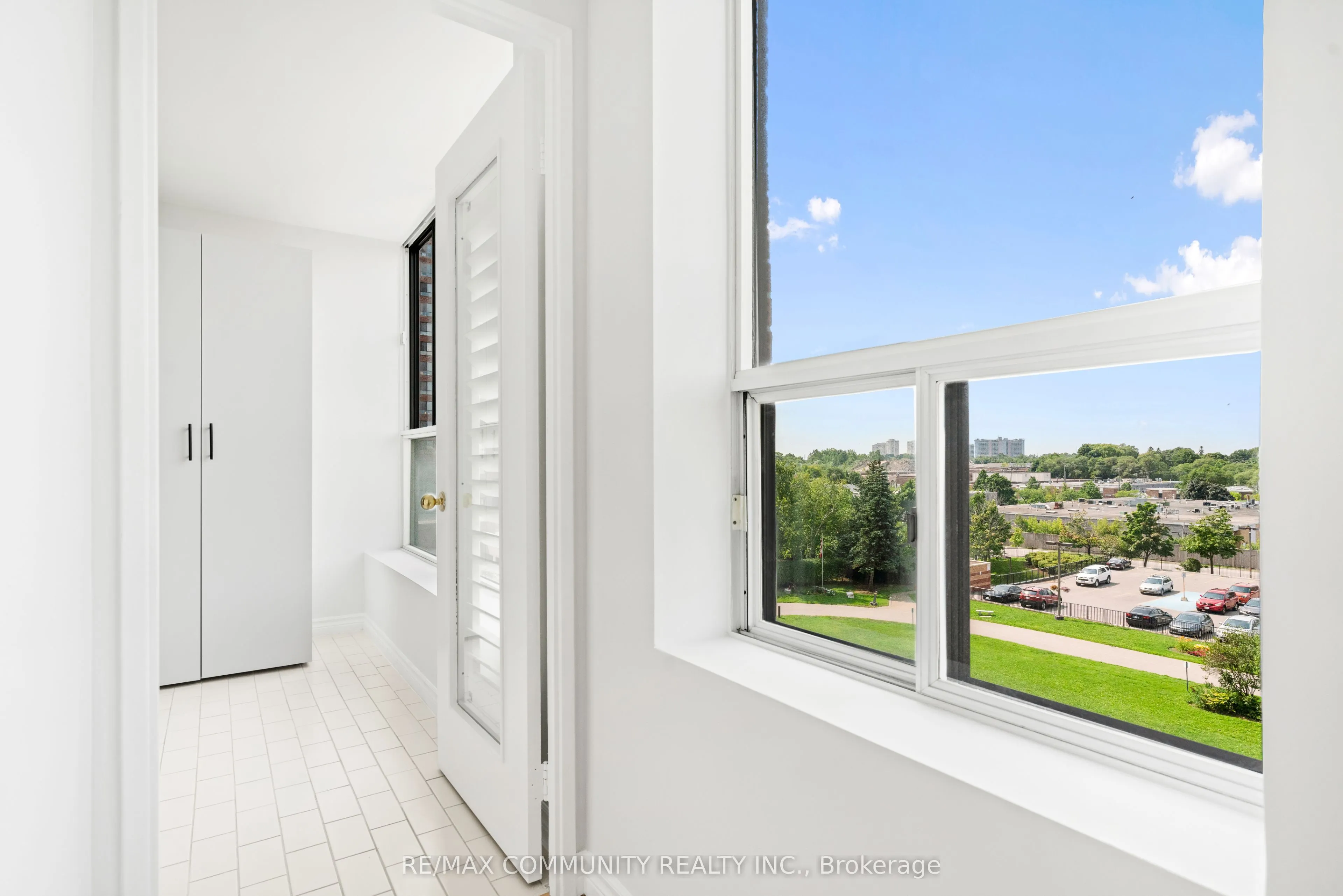 330 Mccowan Road, #501
