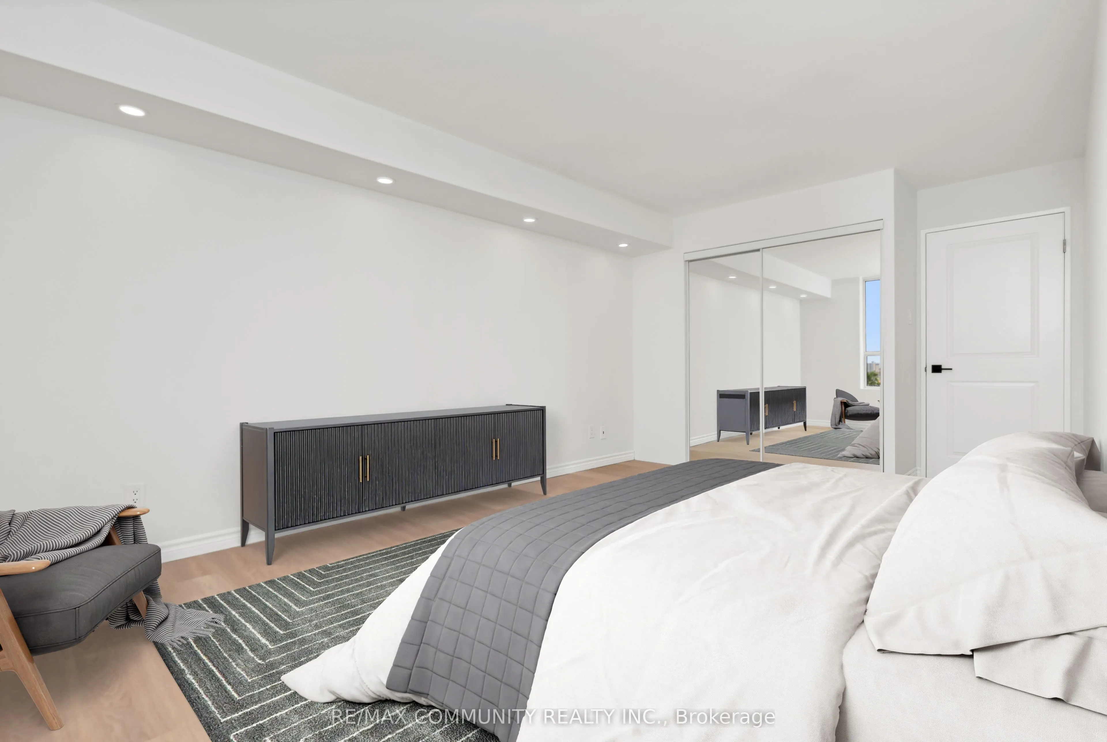 330 Mccowan Road, #501