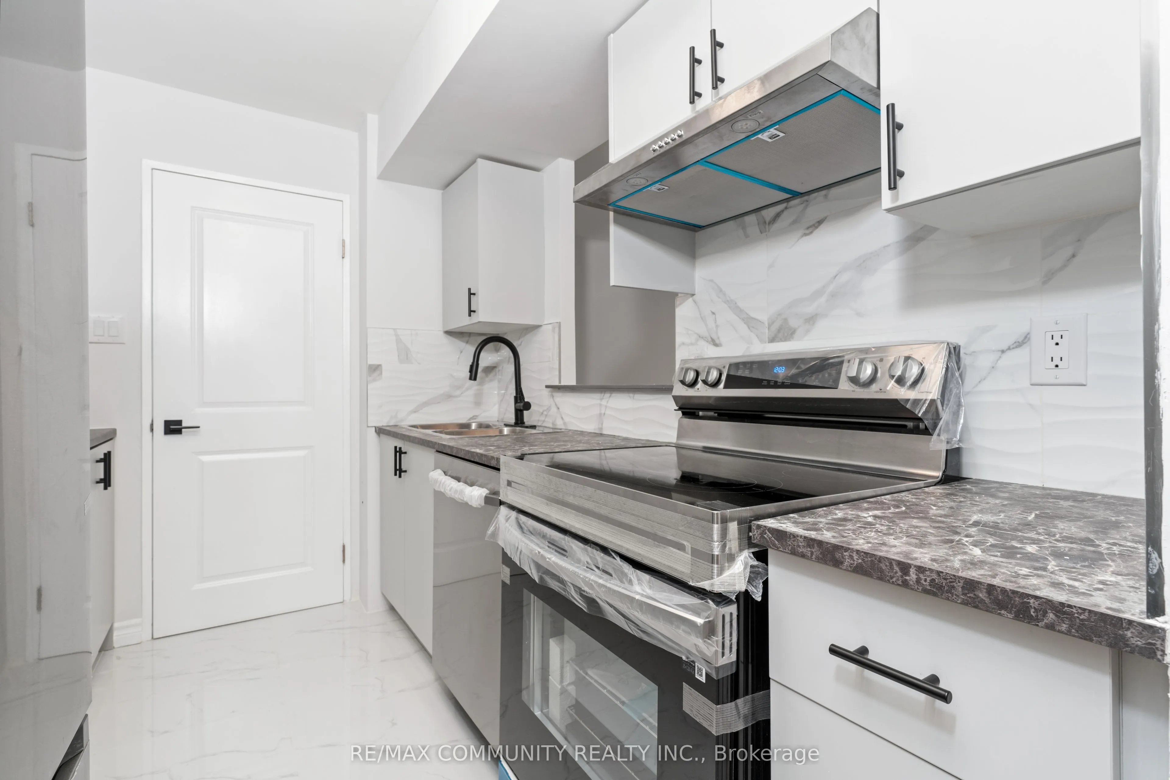 330 Mccowan Road, #501
