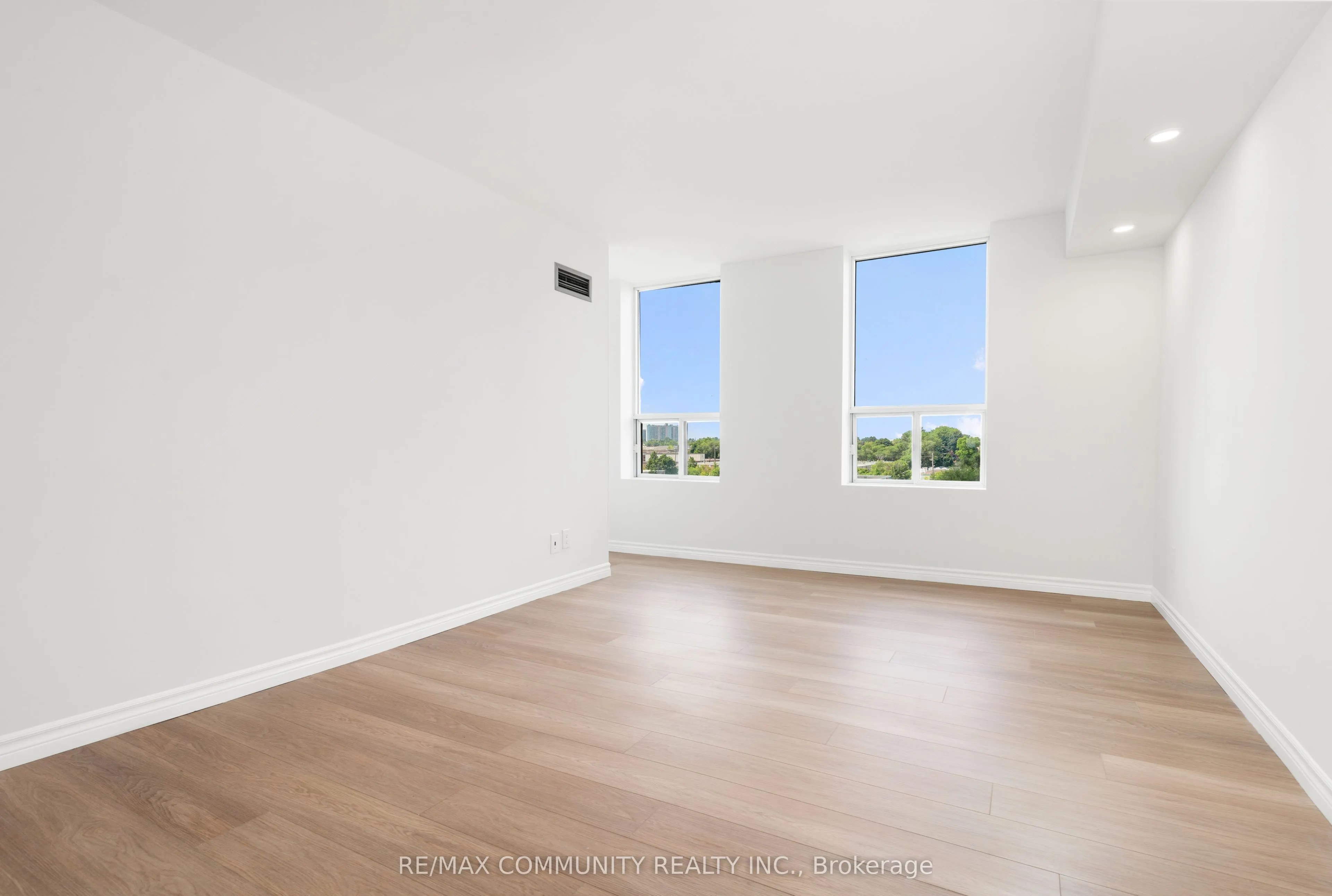 330 Mccowan Road, #501