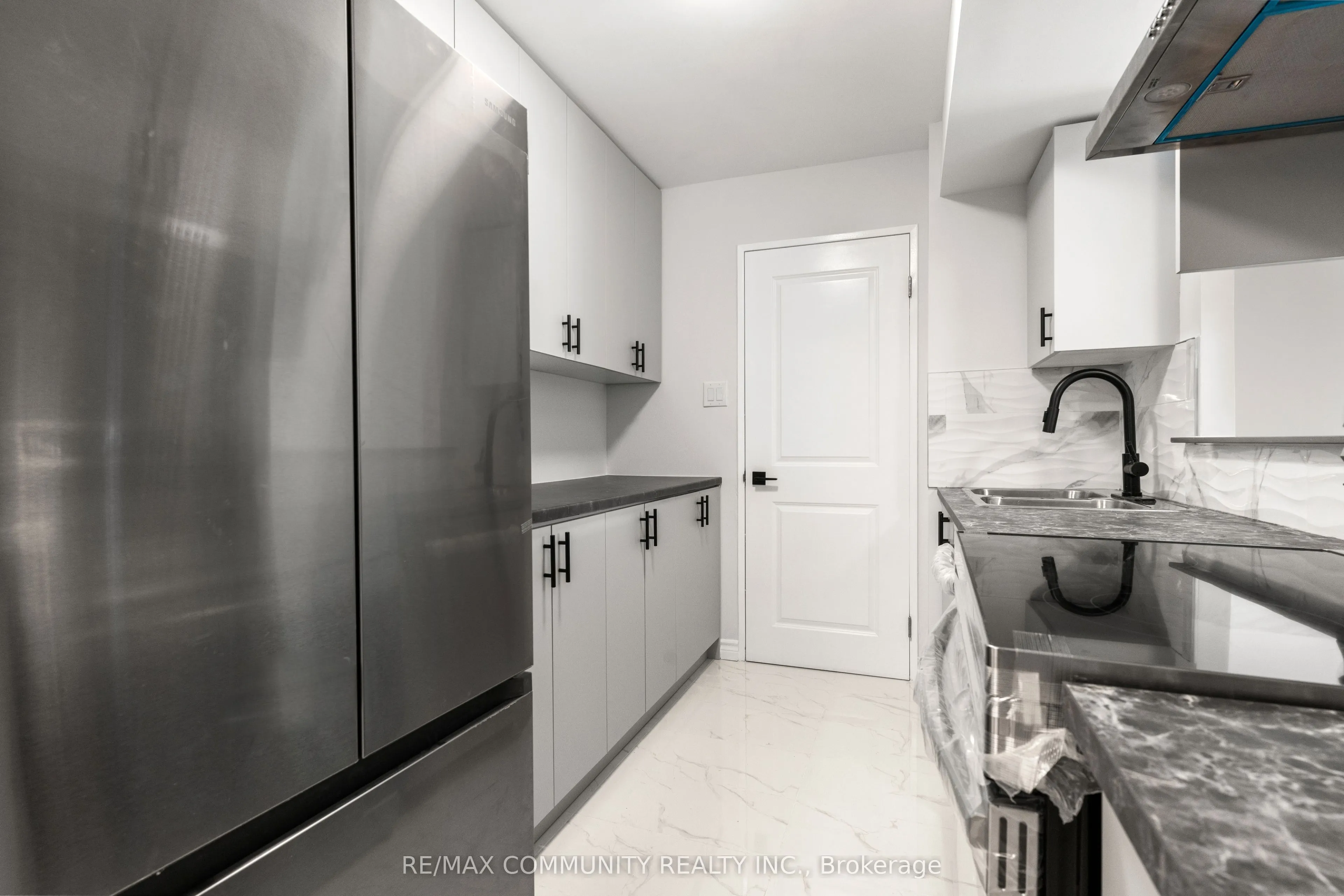 330 Mccowan Road, #501