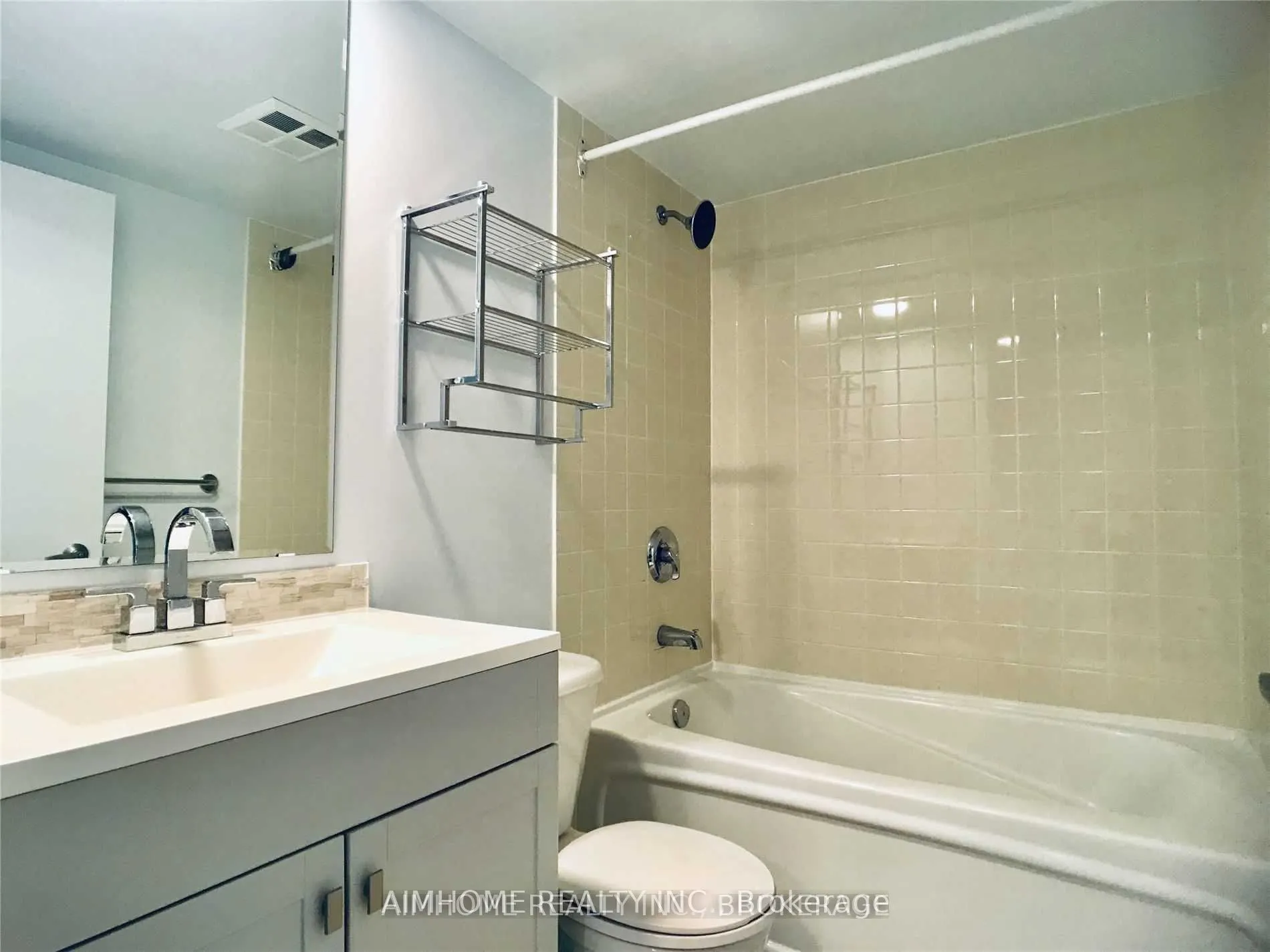 36 Lee Centre Drive, #1101