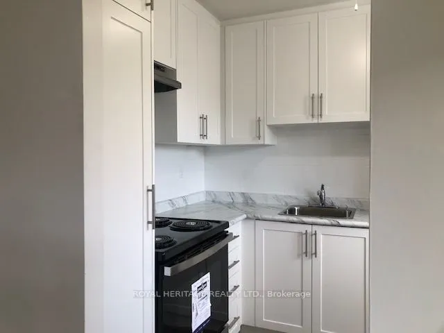 945 Simcoe Street N, #103