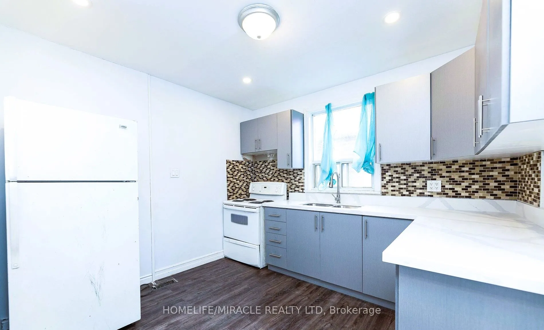 1251 Warden Avenue, #Main