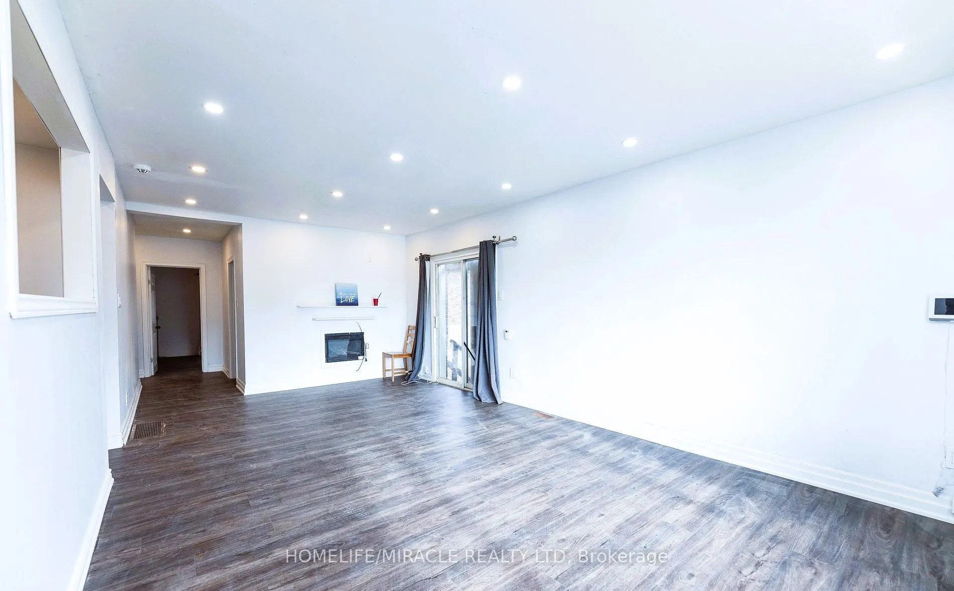 1251 Warden Avenue, #Main