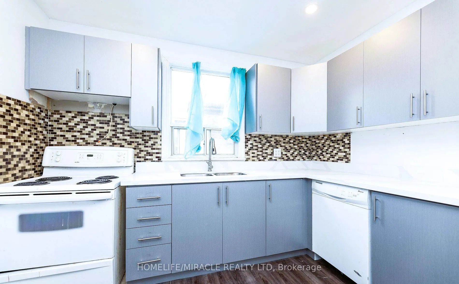 1251 Warden Avenue, #Main