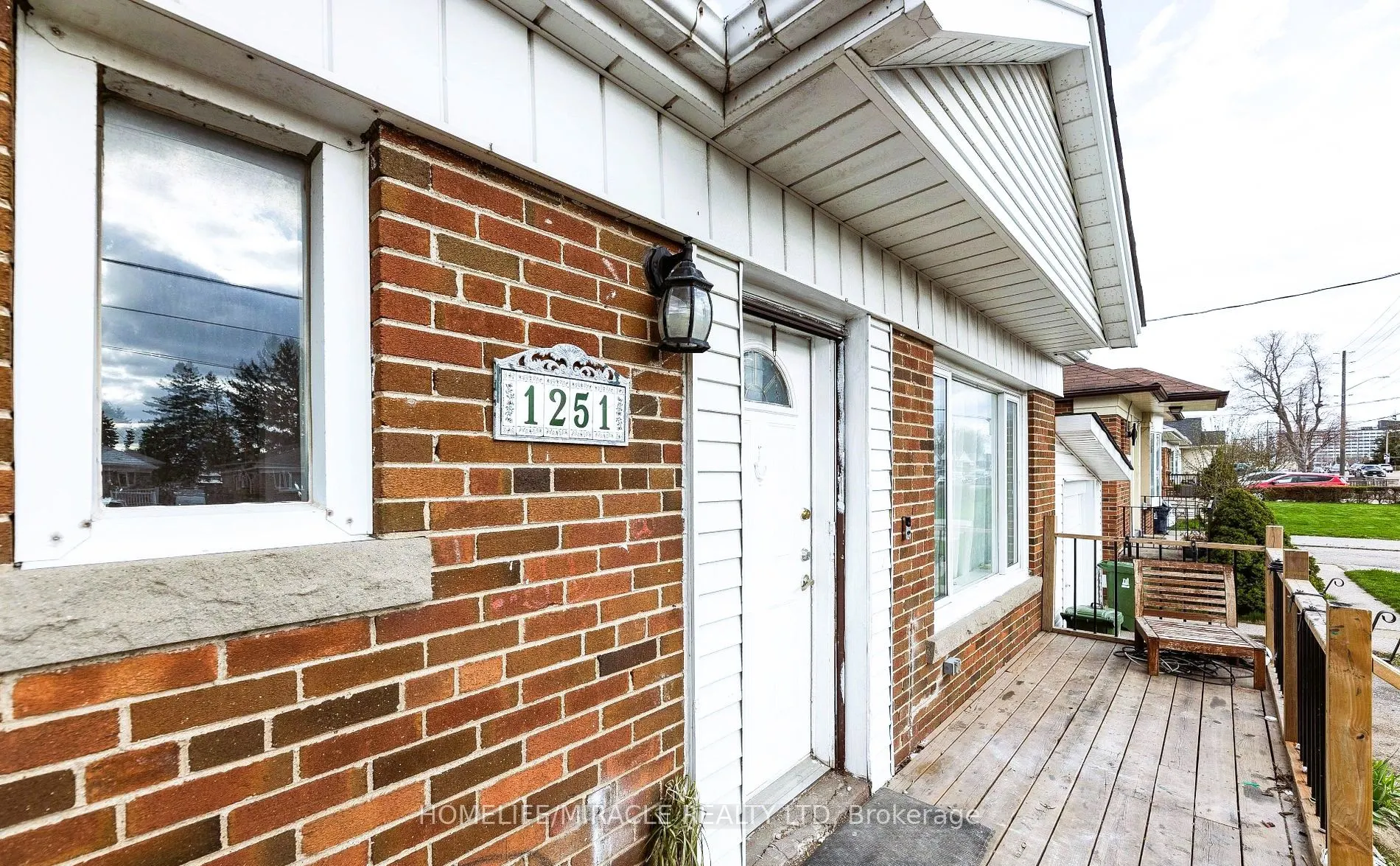 1251 Warden Avenue, #Main