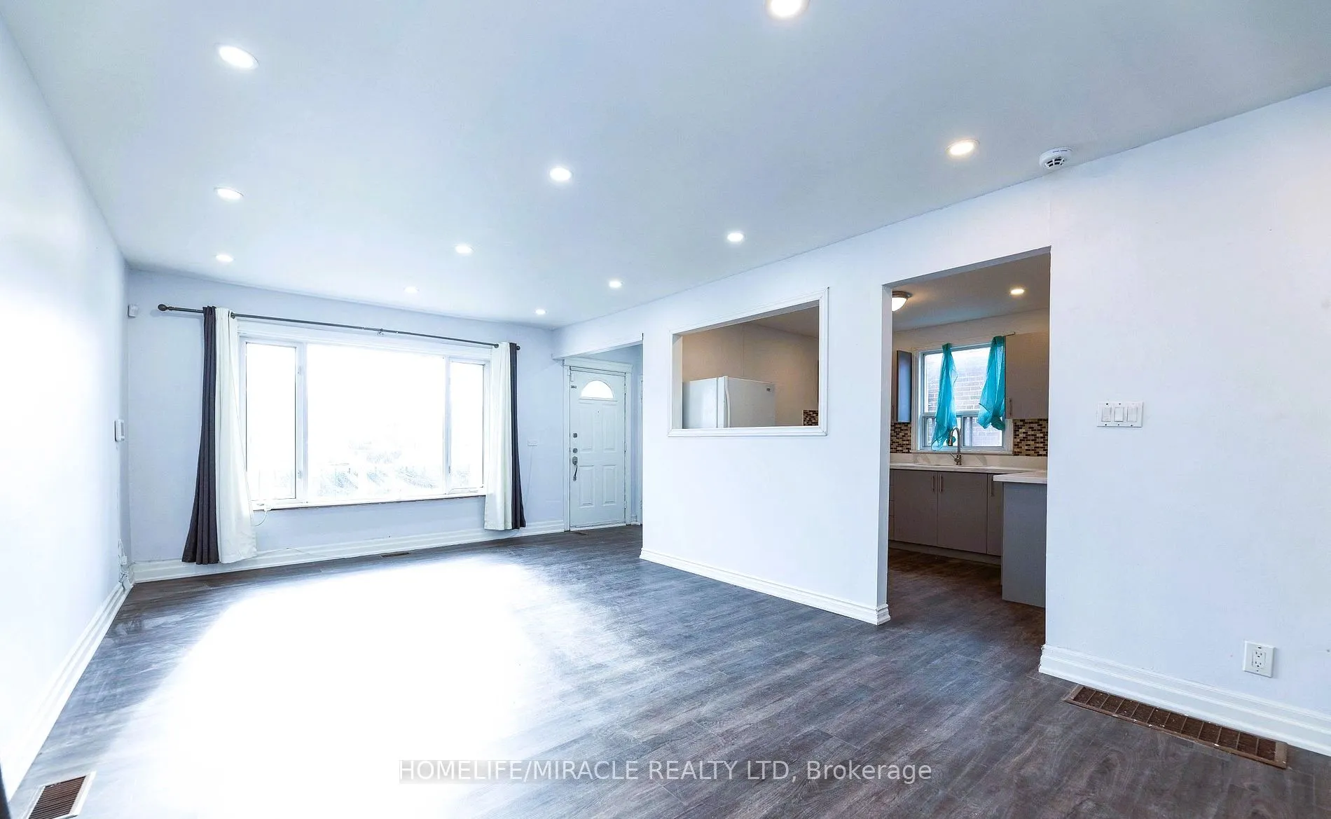 1251 Warden Avenue, #Main
