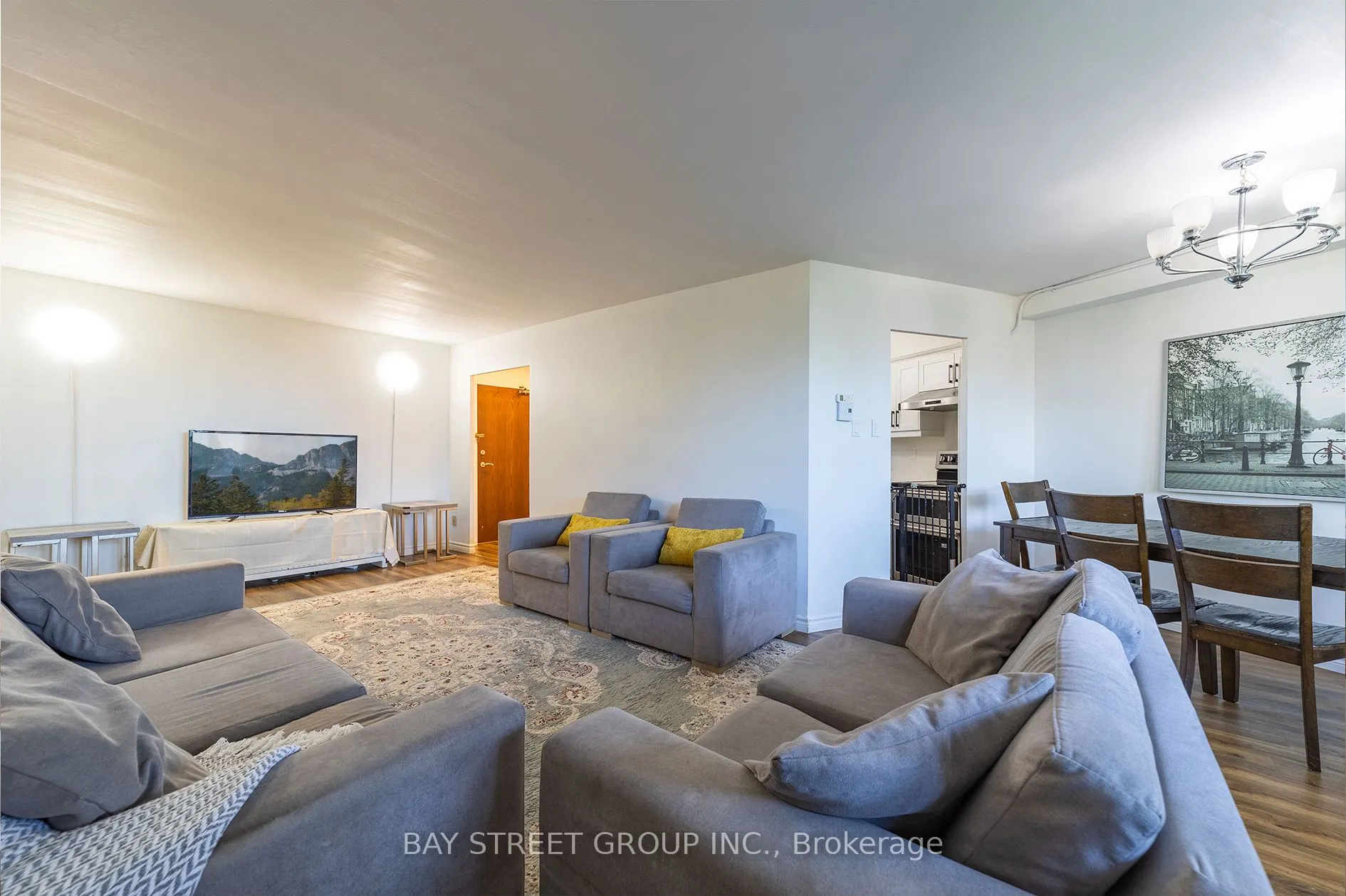 980 Broadview Avenue, #403