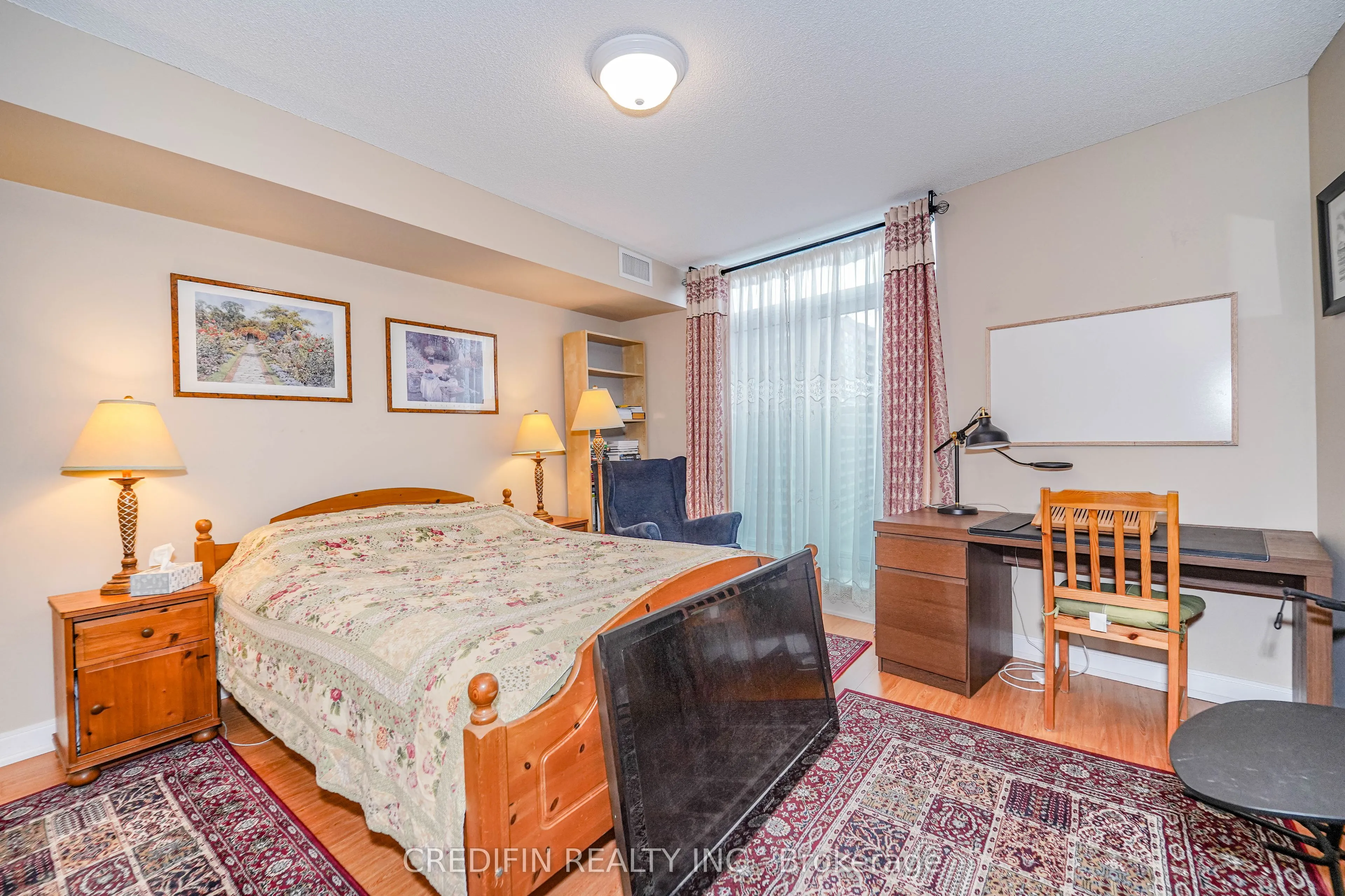 238 Bonis Avenue, #1118
