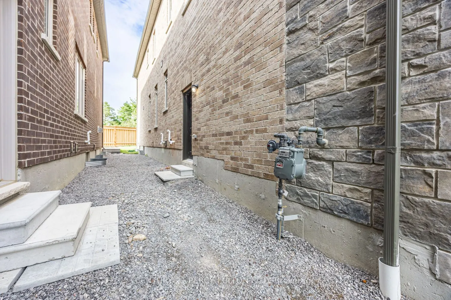 400 Finch Avenue, #17