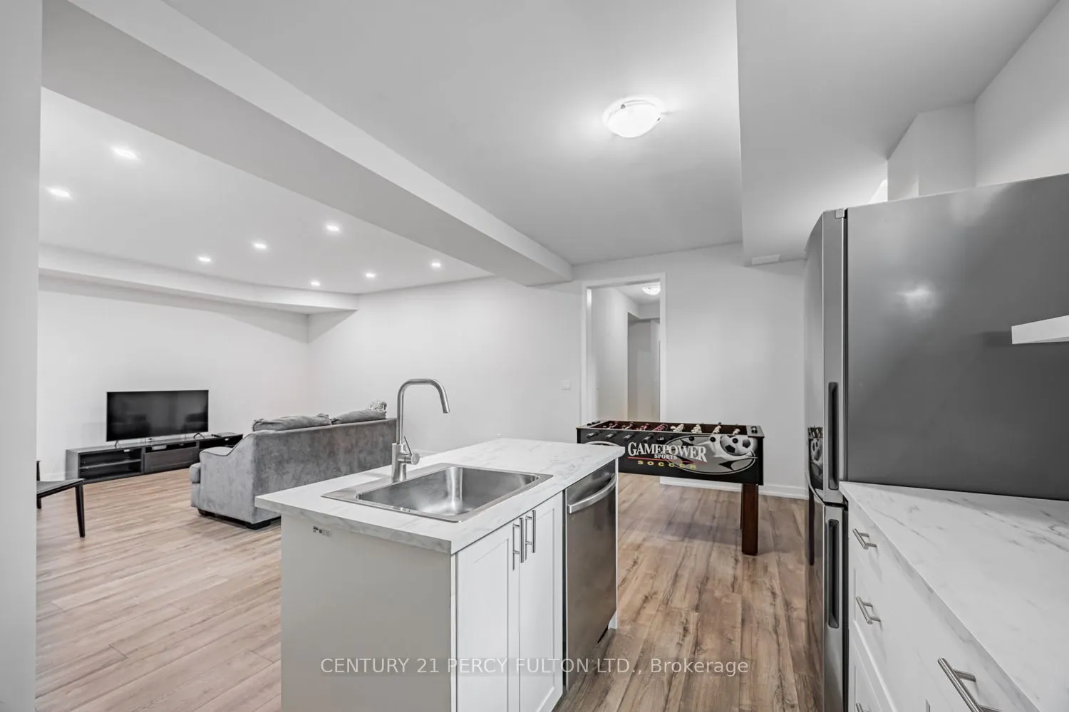 400 Finch Avenue, #17
