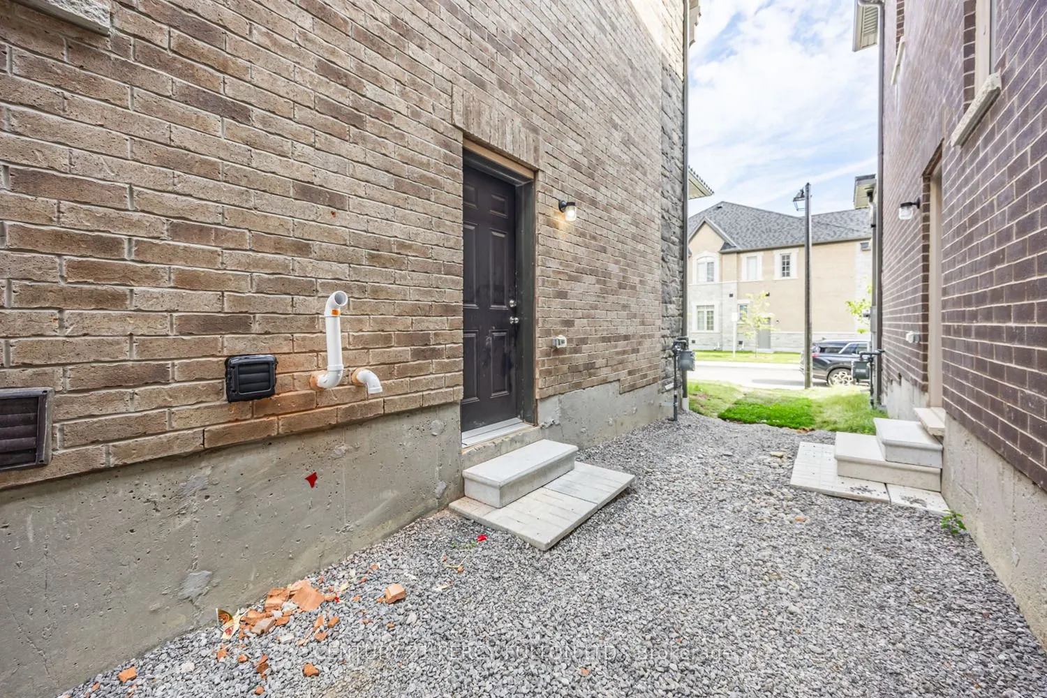 400 Finch Avenue, #17