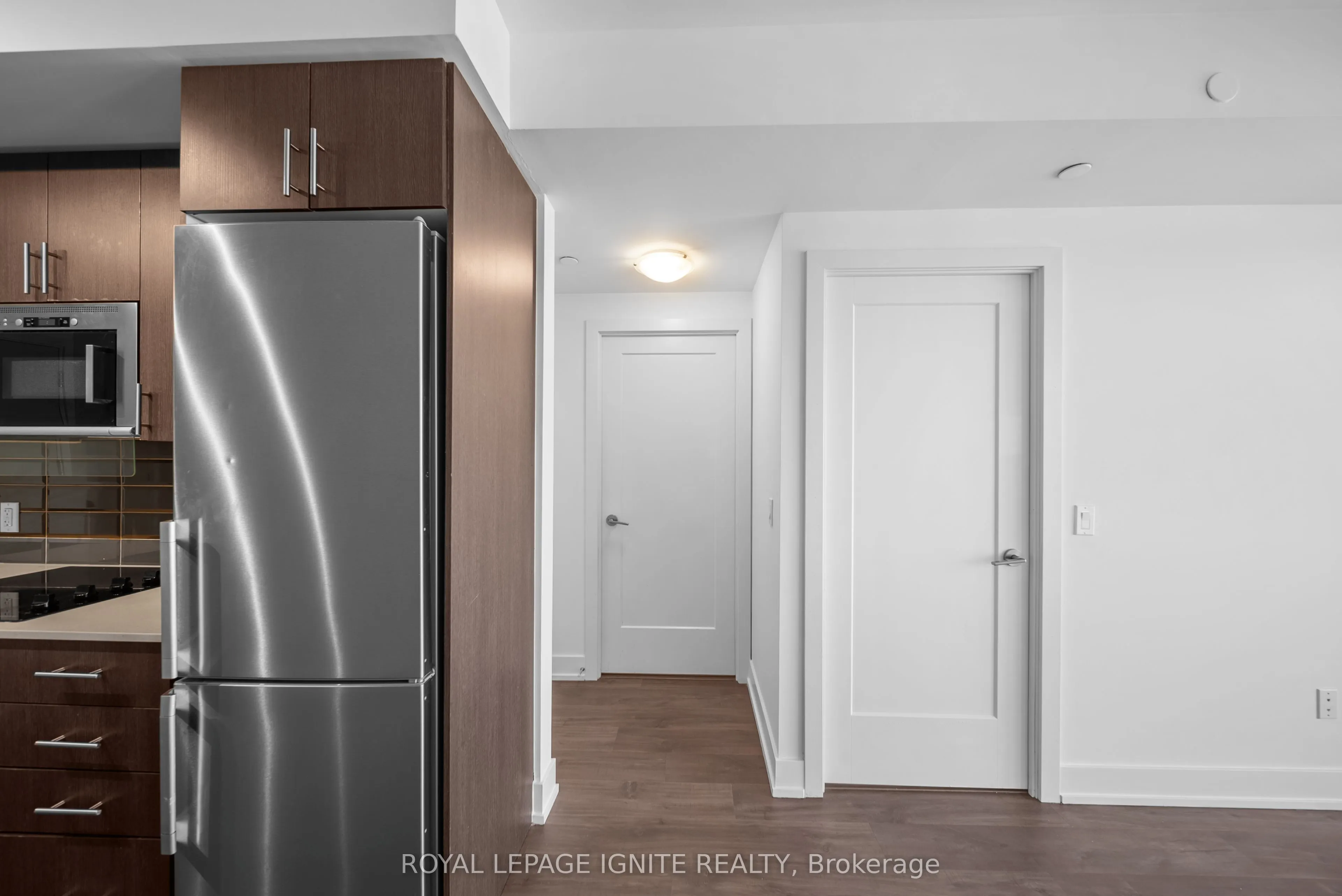 2550 Simcoe Street N, #906