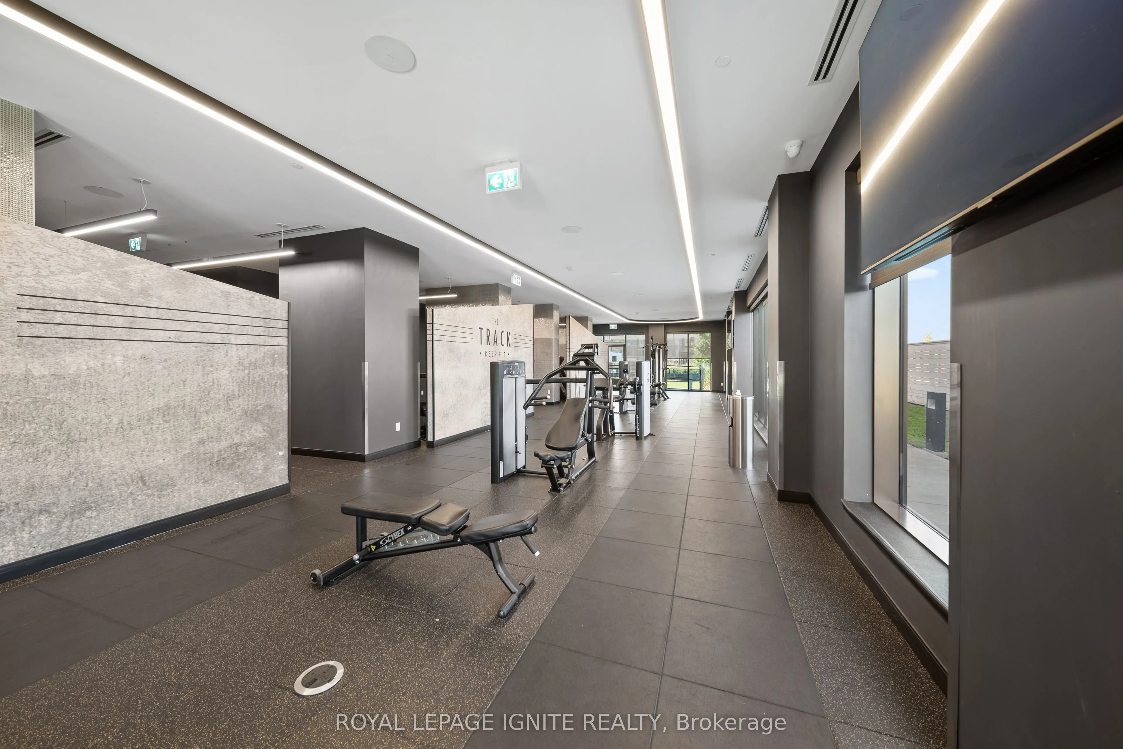 2550 Simcoe Street N, #906