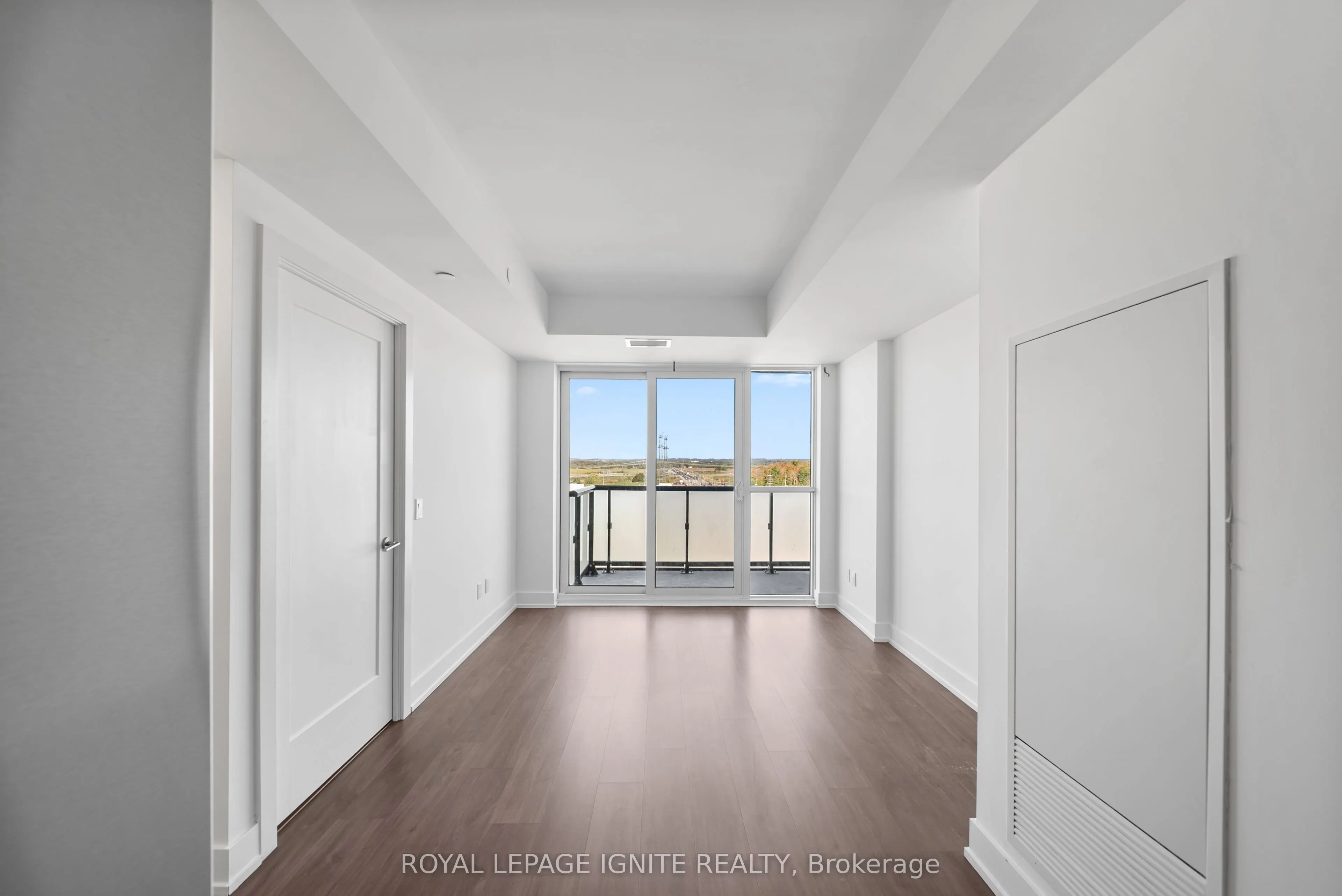 2550 Simcoe Street N, #906