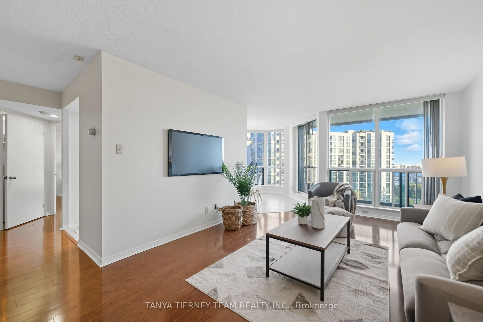 360 Watson Street, #805