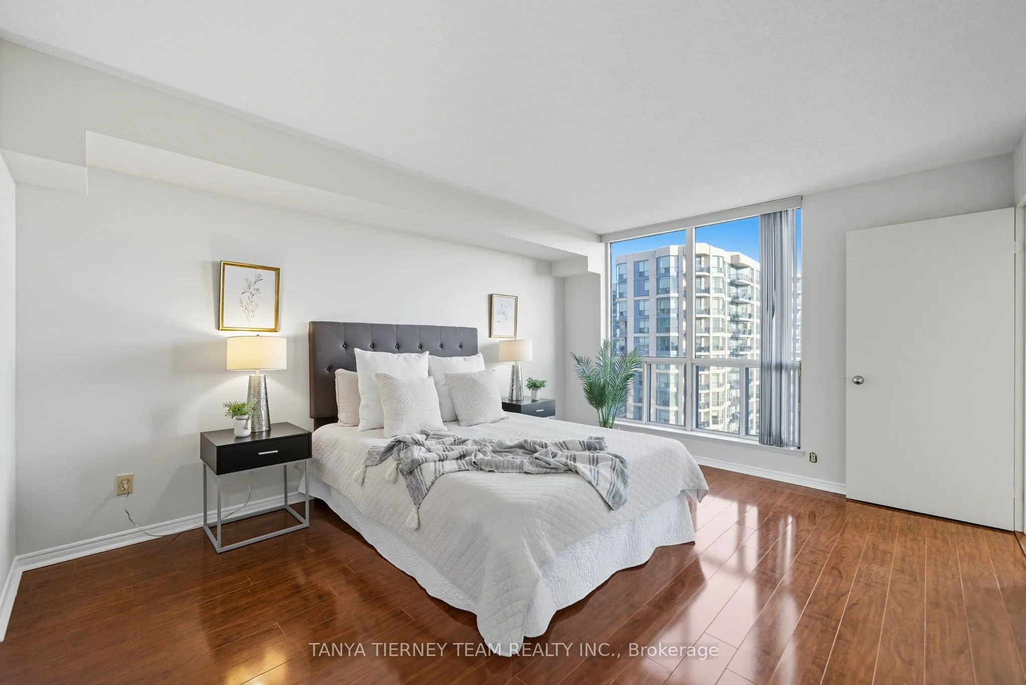 360 Watson Street, #805