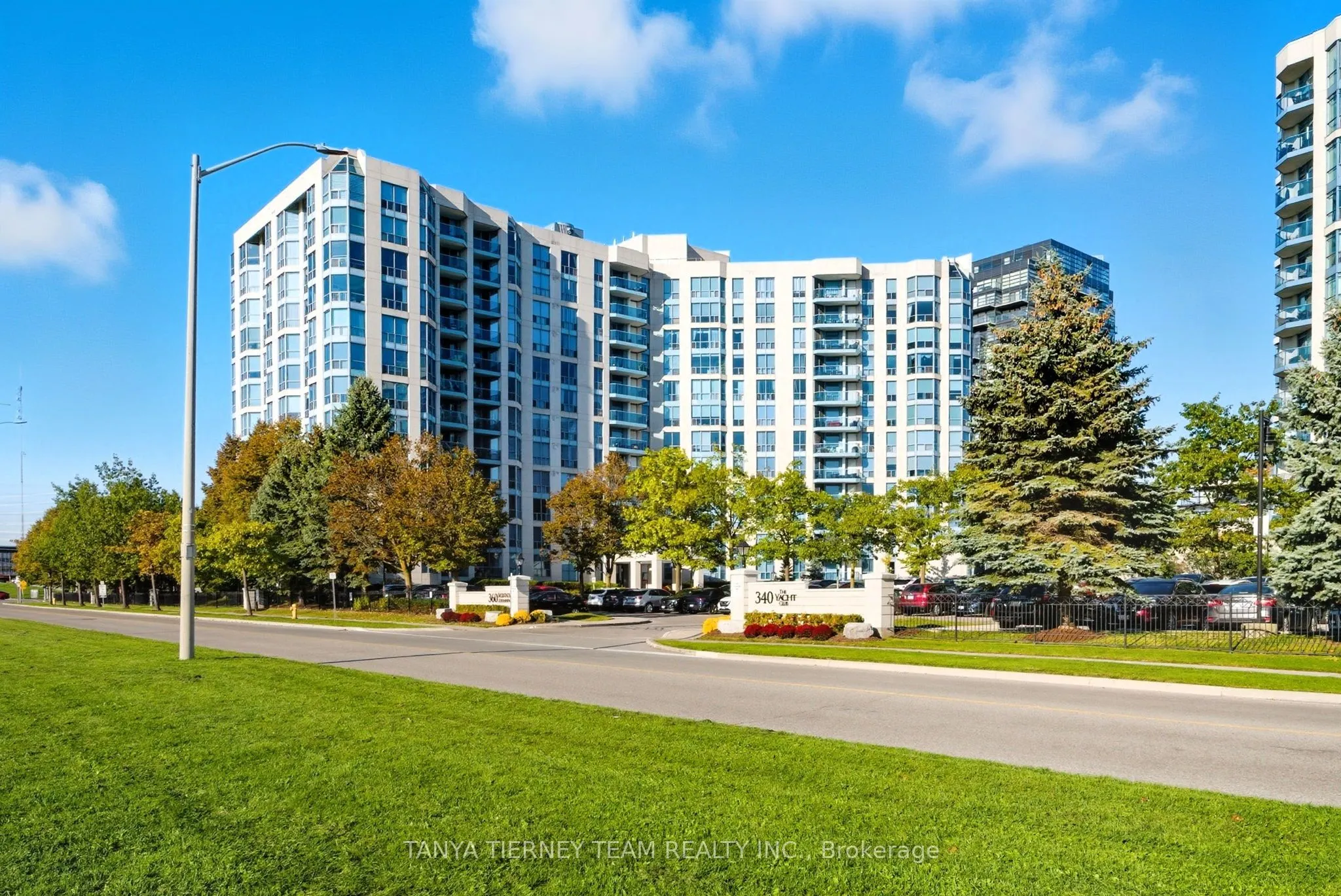 360 Watson Street, #805