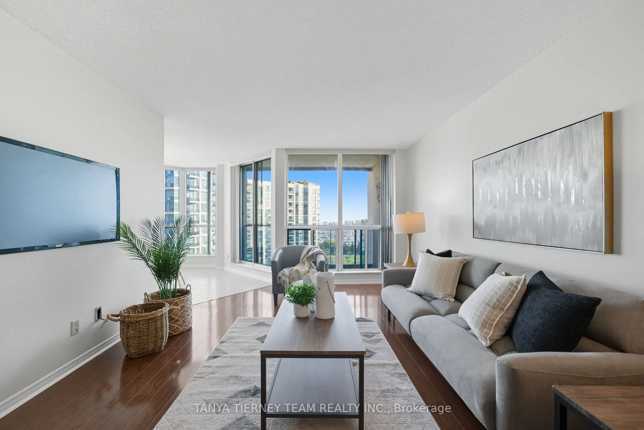 360 Watson Street, #805