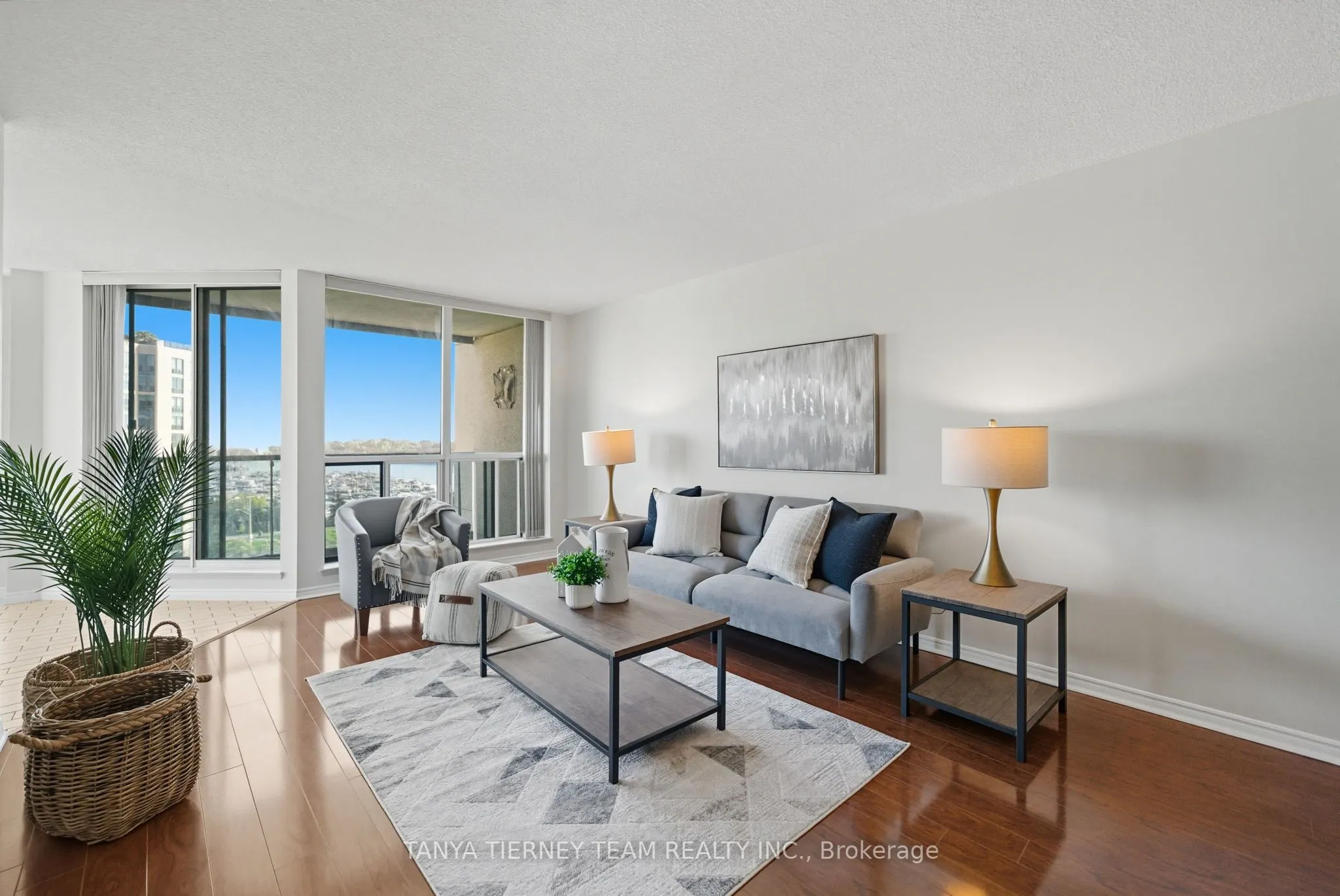 360 Watson Street, #805