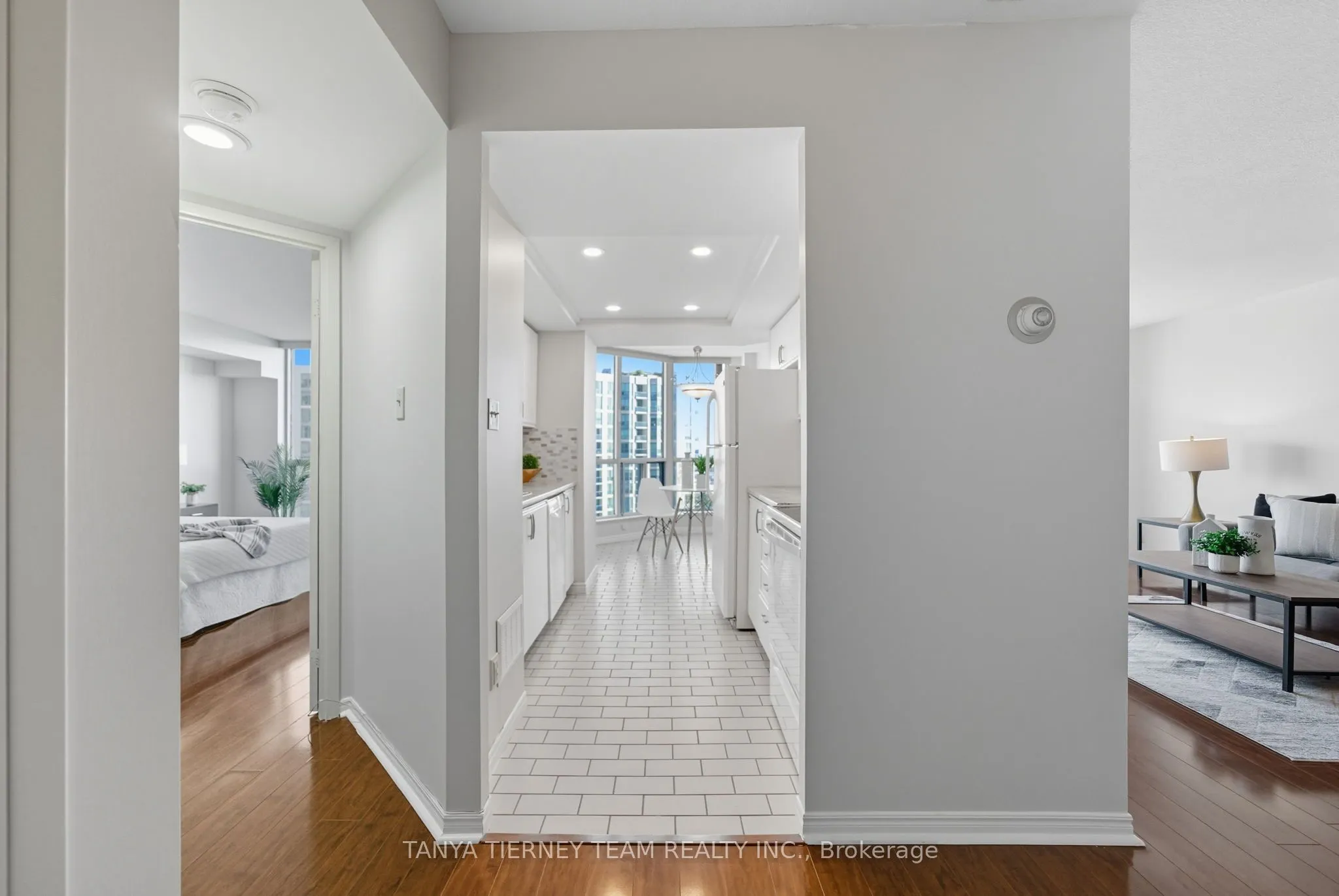 360 Watson Street, #805