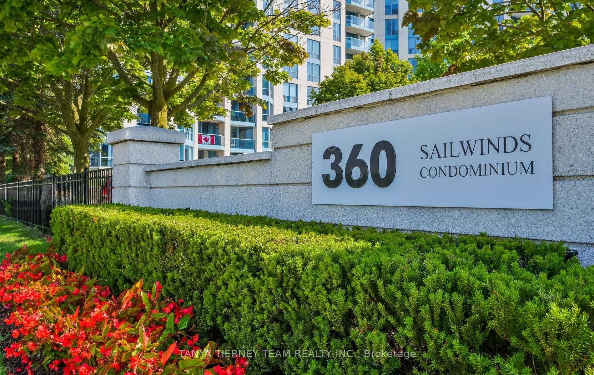 360 Watson Street, #805