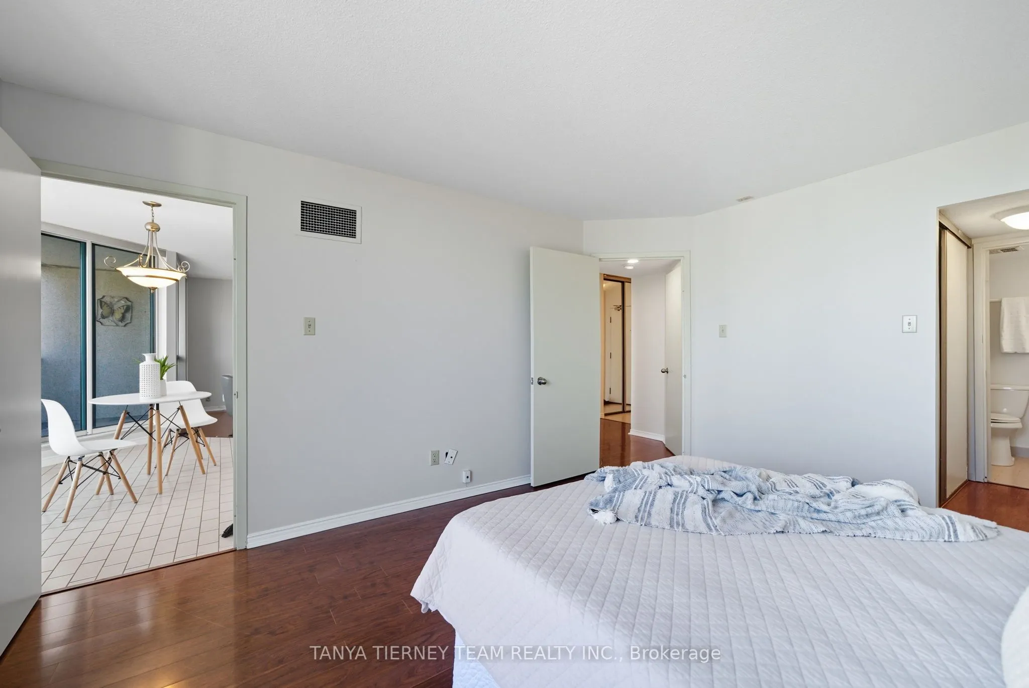 360 Watson Street, #805
