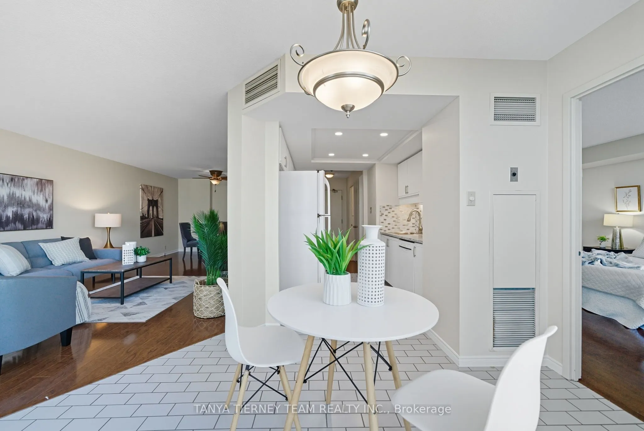 360 Watson Street, #805