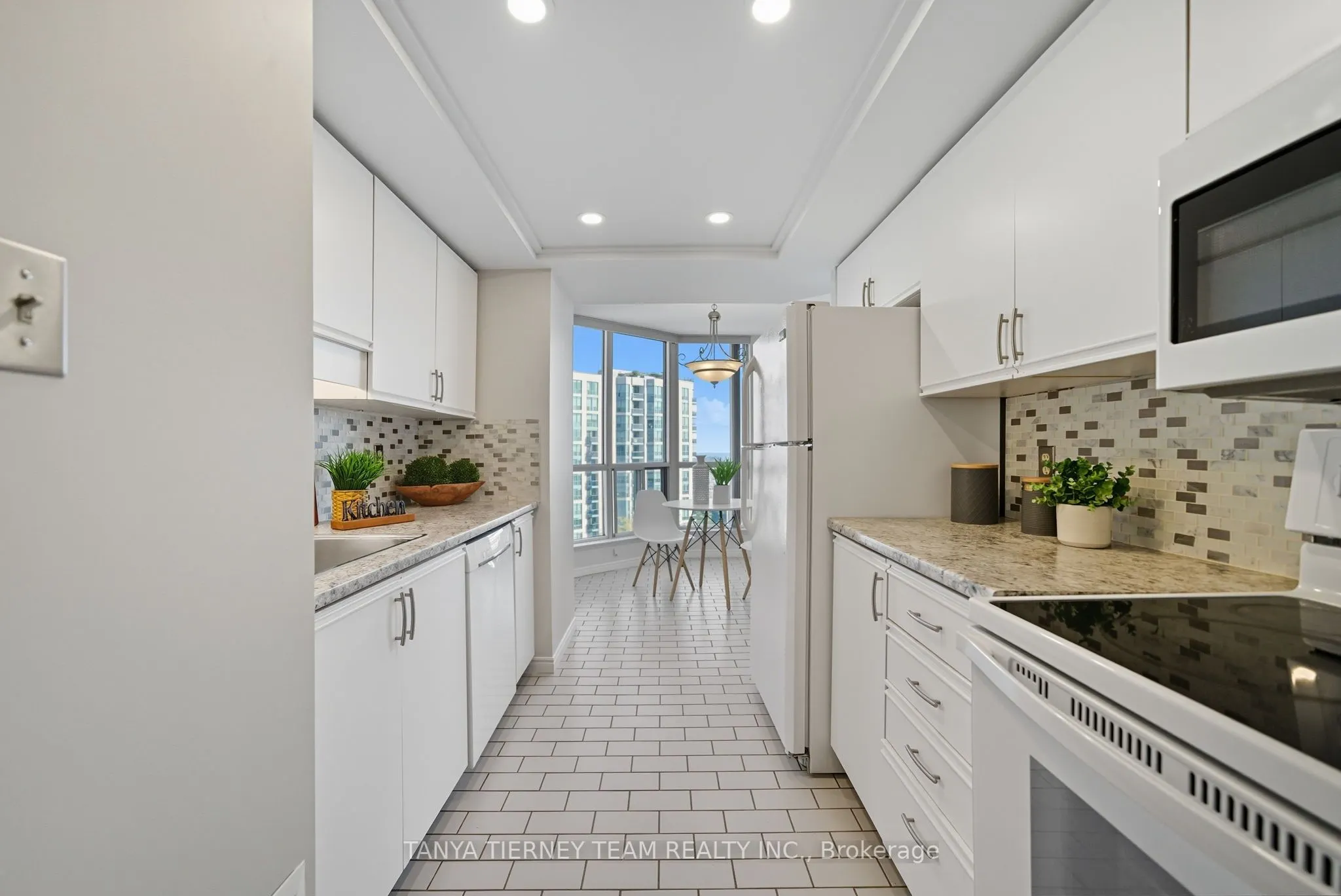 360 Watson Street, #805