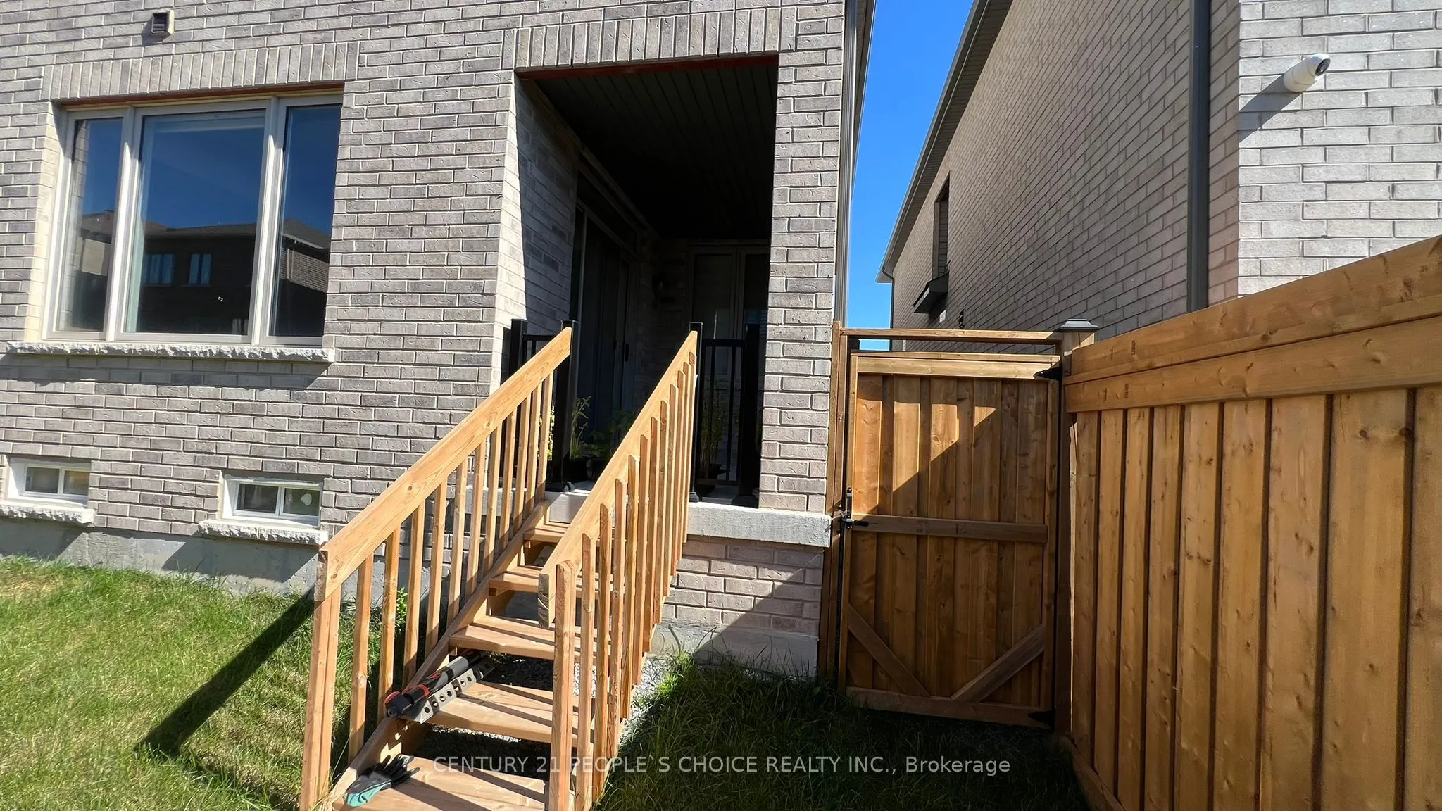 2120 Coppermine Street