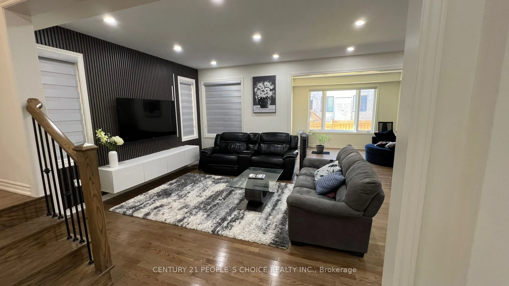 2120 Coppermine Street