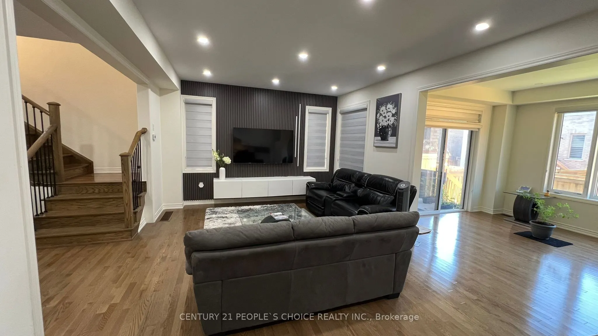 2120 Coppermine Street