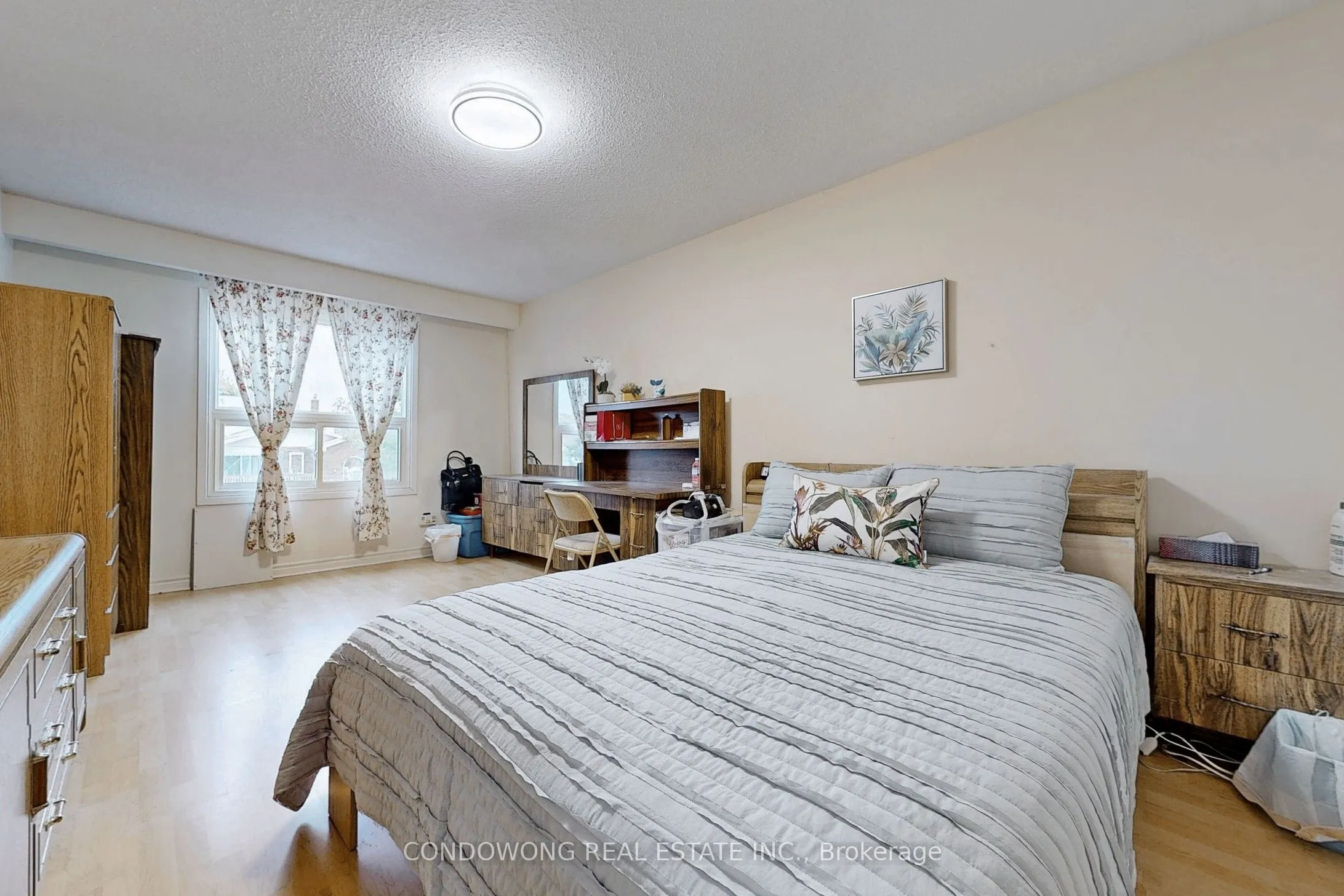 63 Revlis Crescent