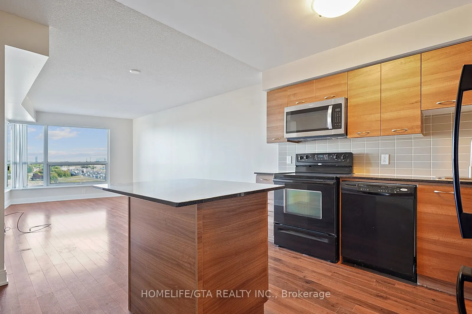 125 Village Green Square, #3402