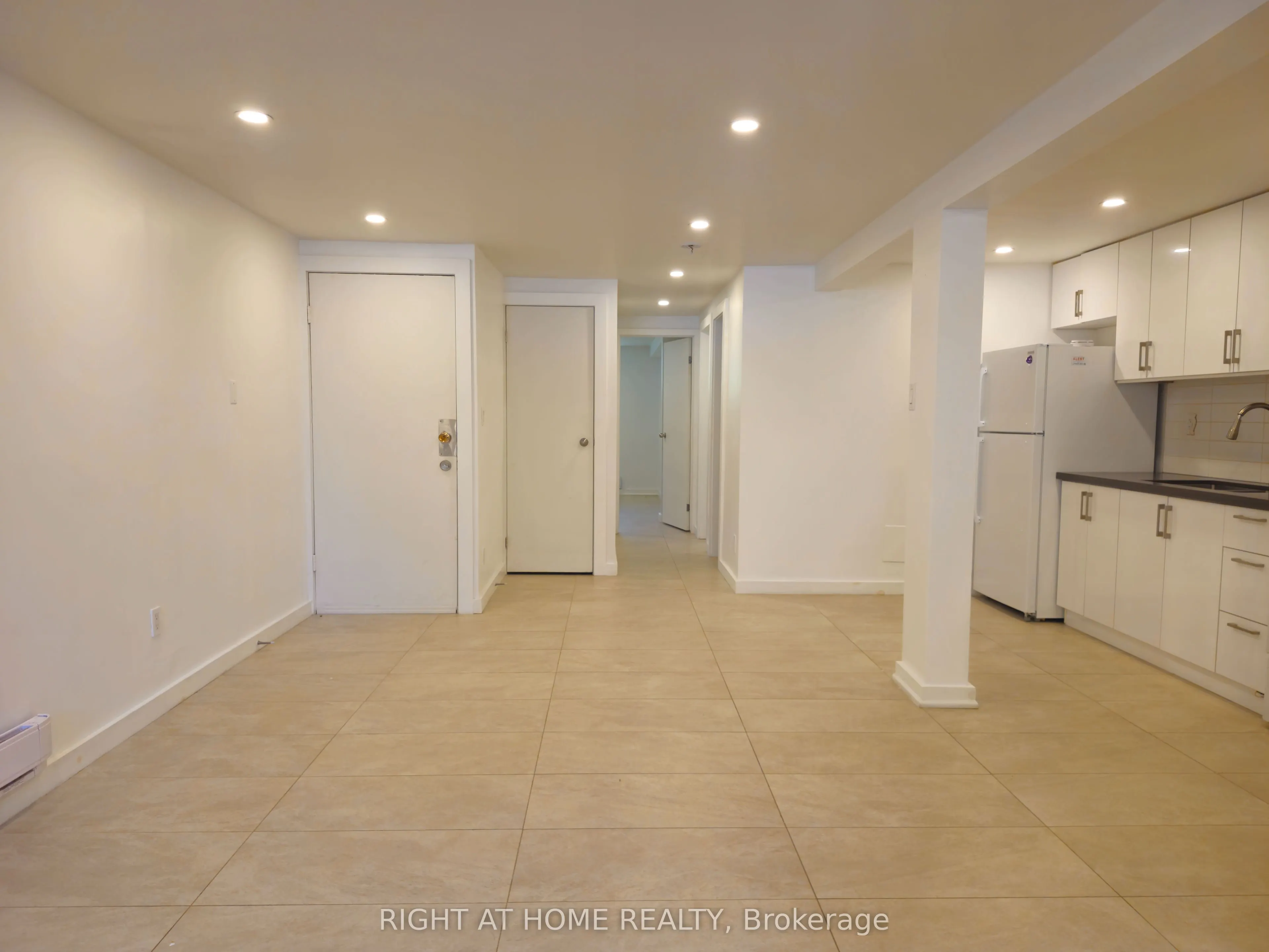 198 Coxwell Avenue, #Basement