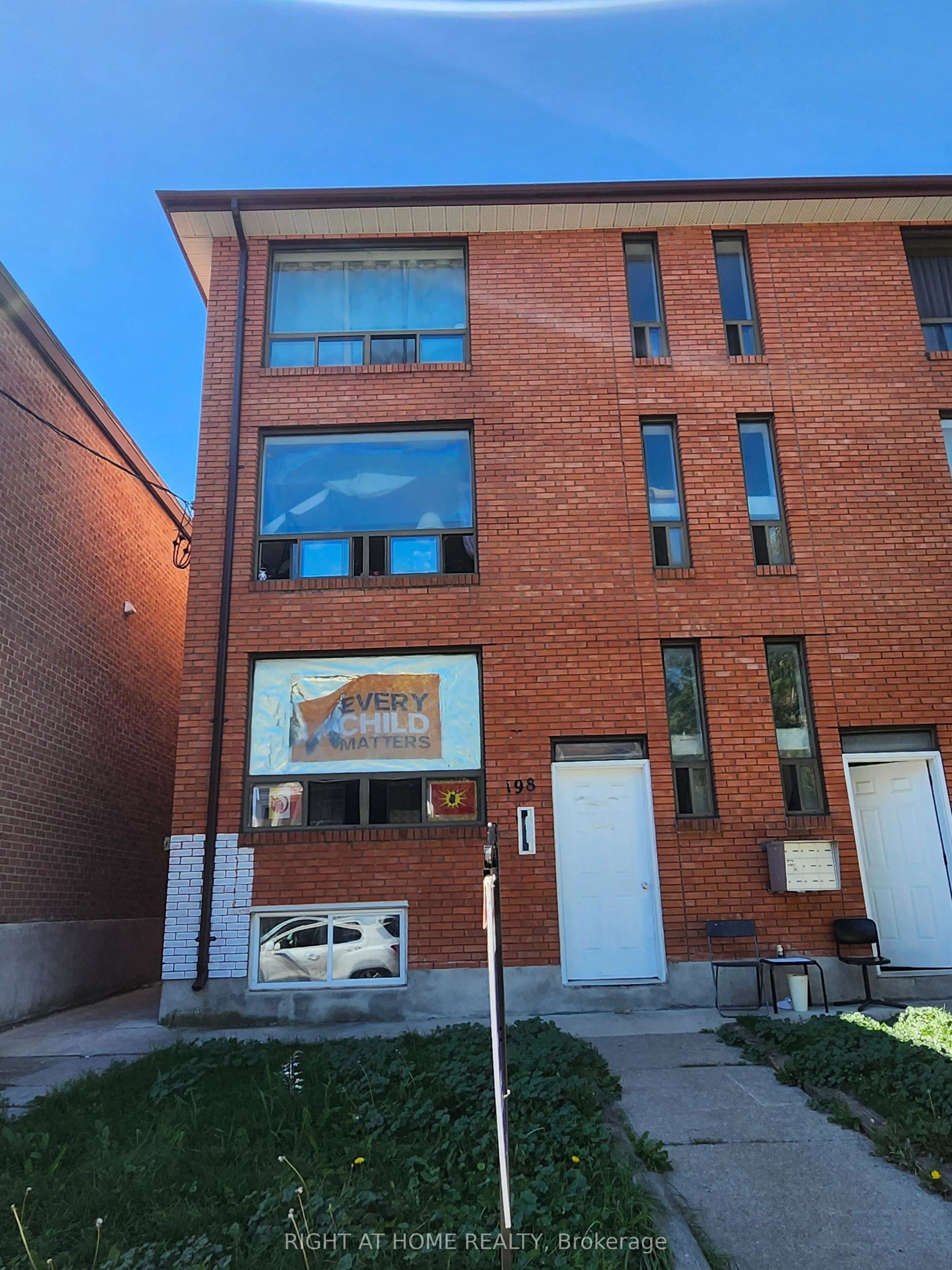 198 Coxwell Avenue, #Basement