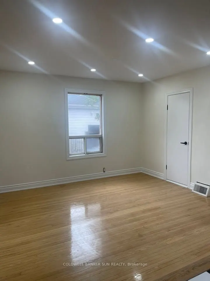 220 Bloor Street W