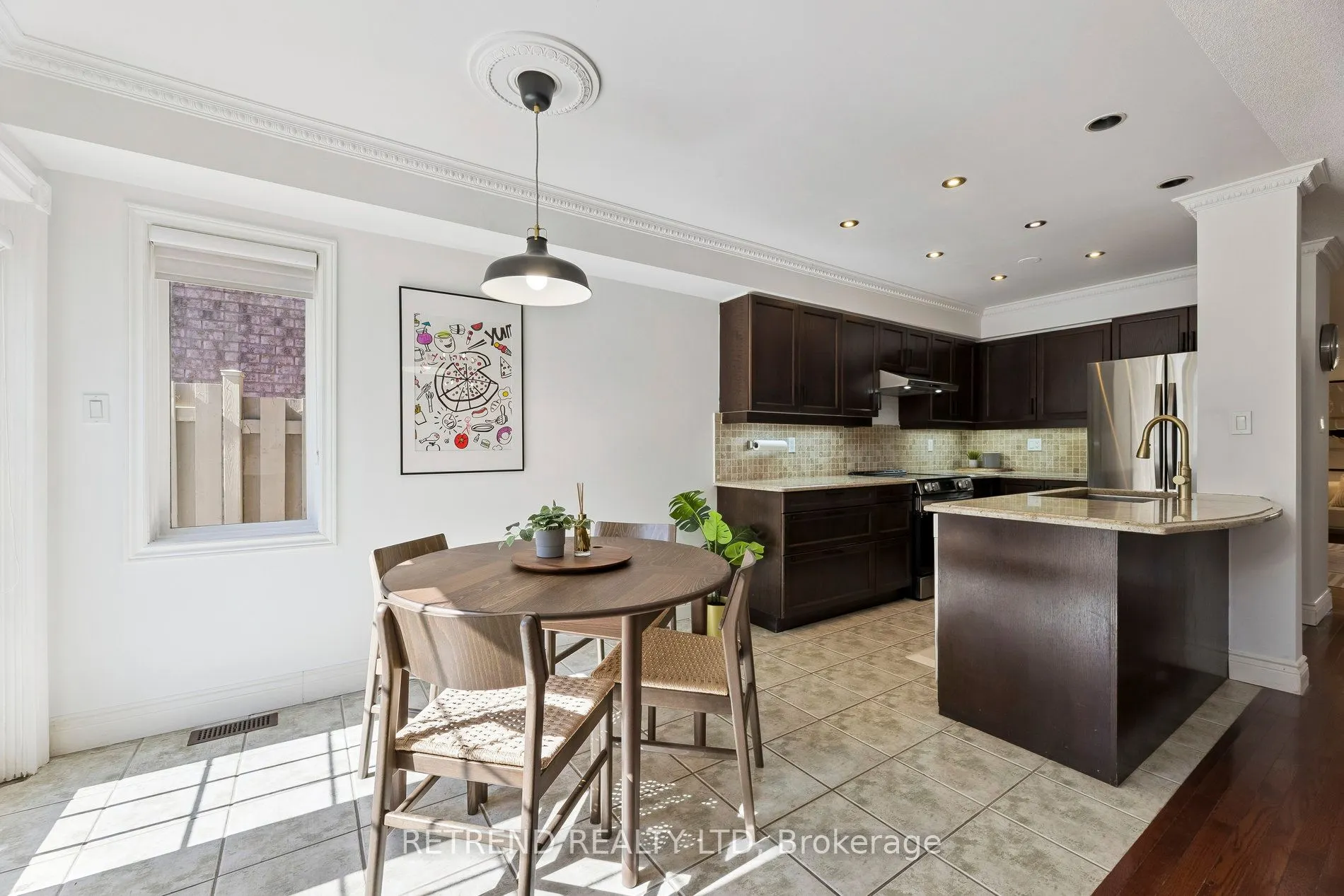 721 Swan Place
