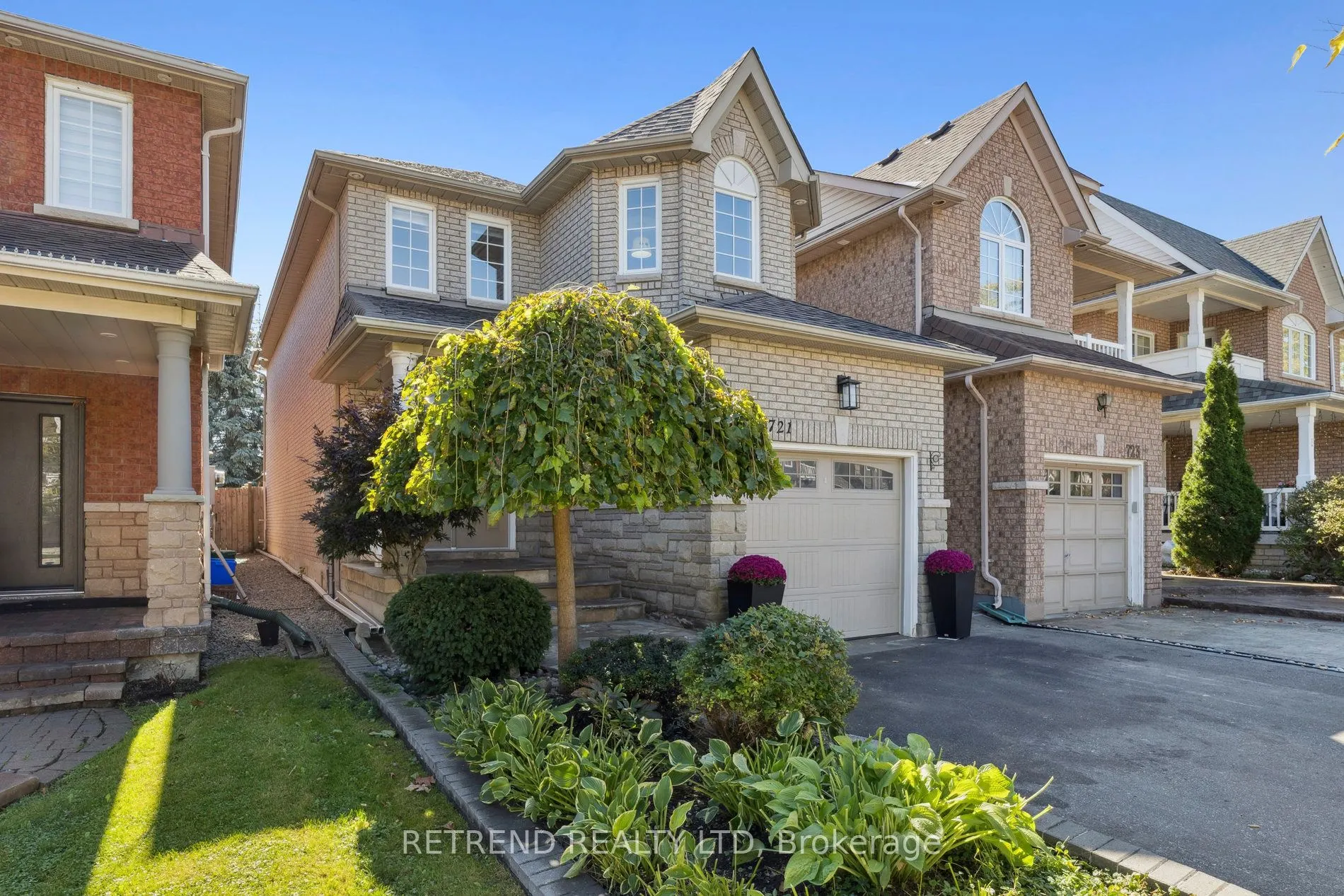 721 Swan Place