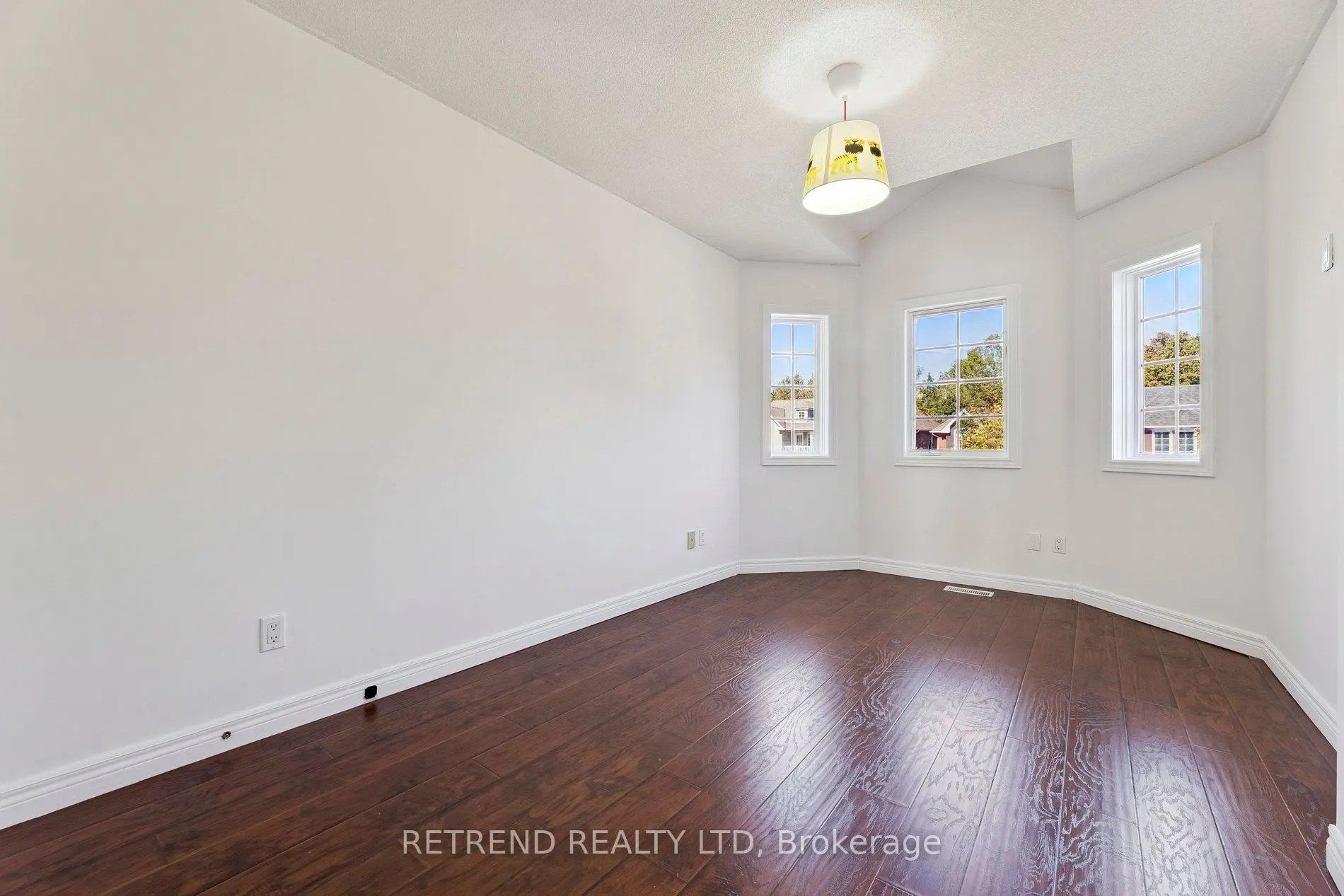 721 Swan Place